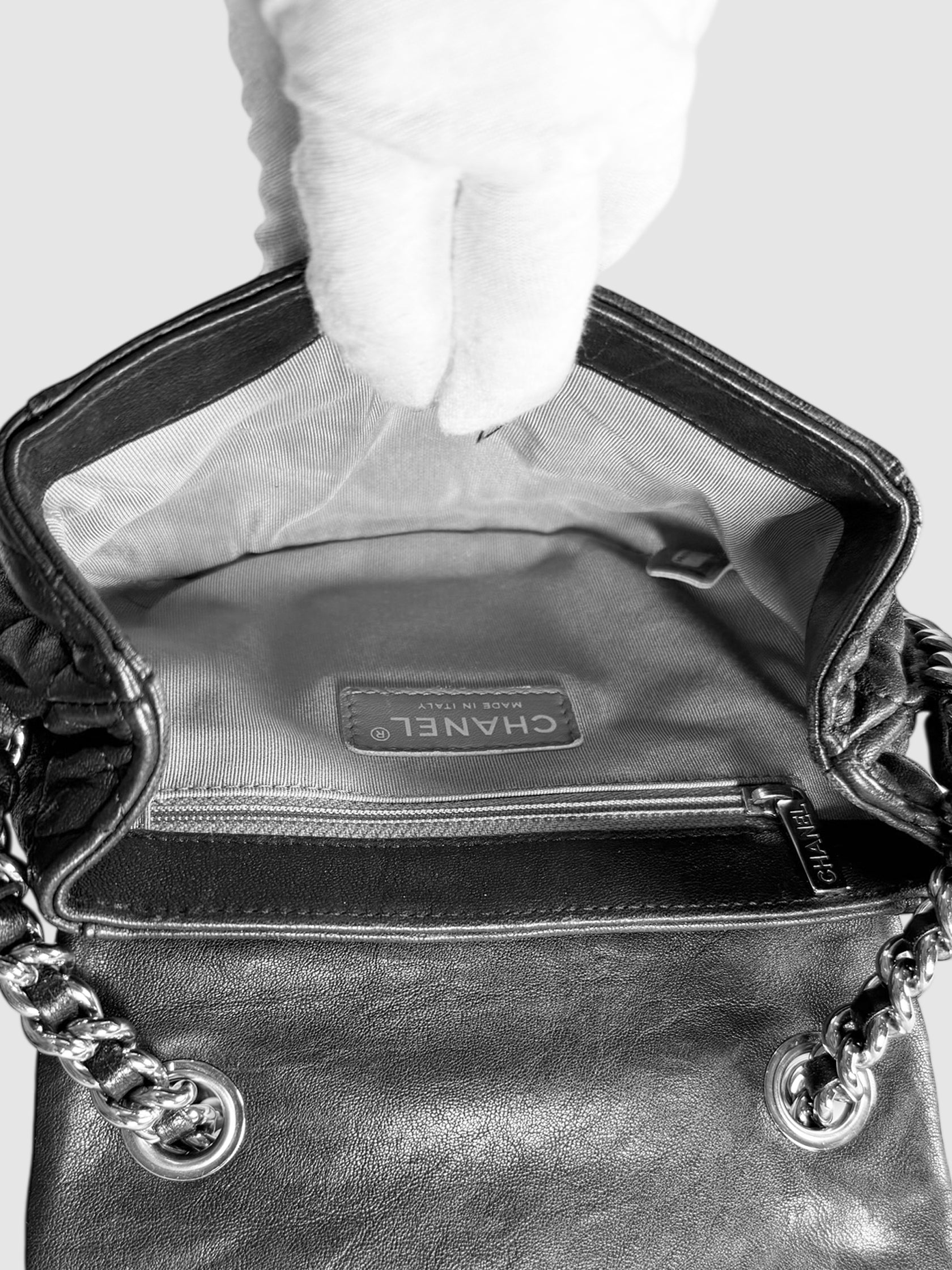 Chain-Around Bag