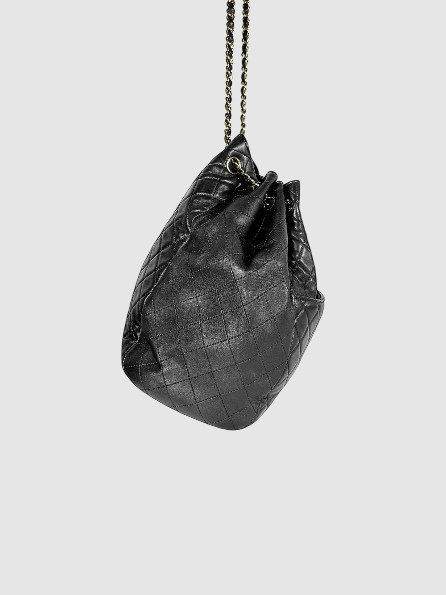 2017 Quilted Drawstring Bucket Bag