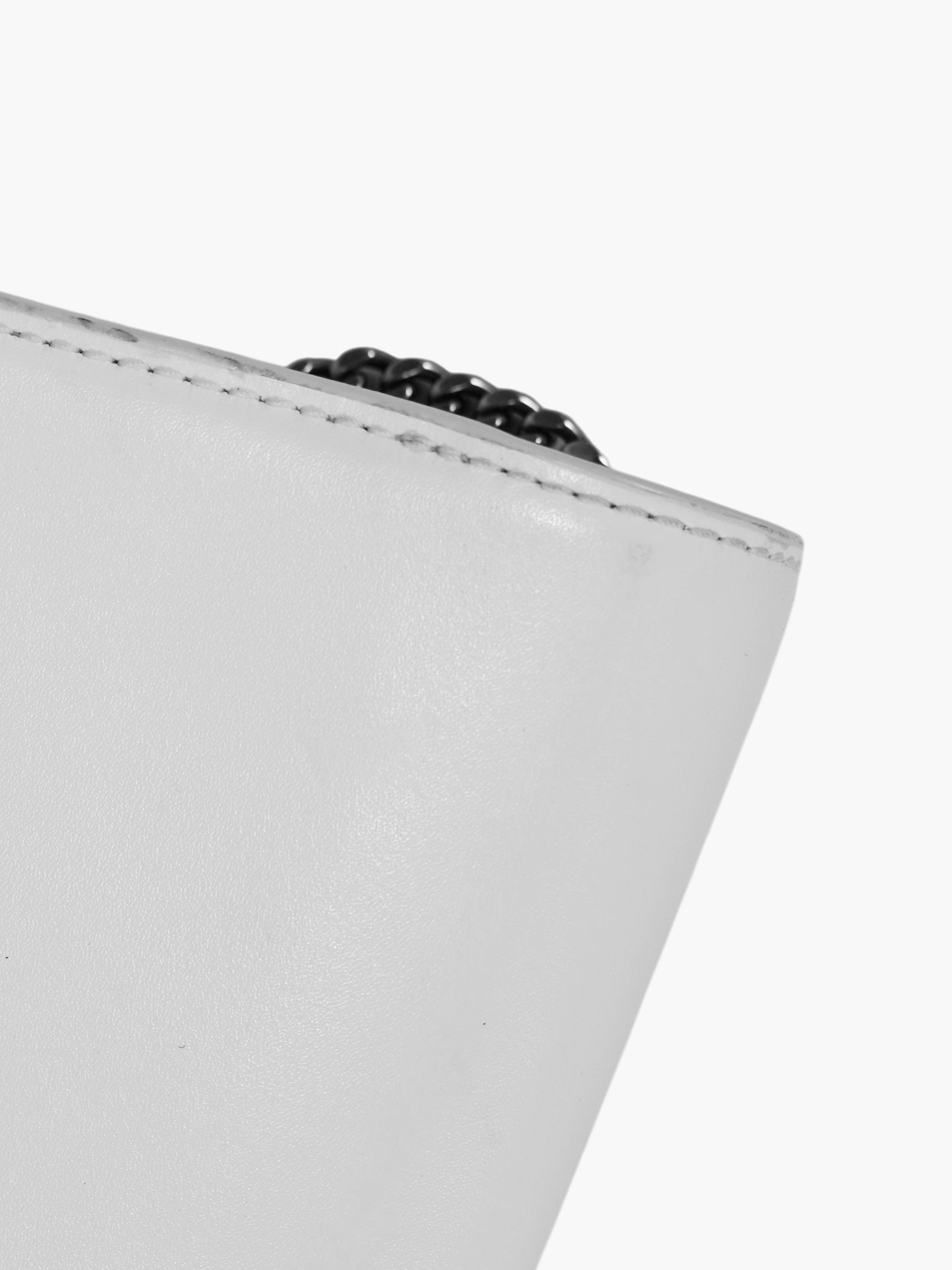 St. Marc Wallet on Chain