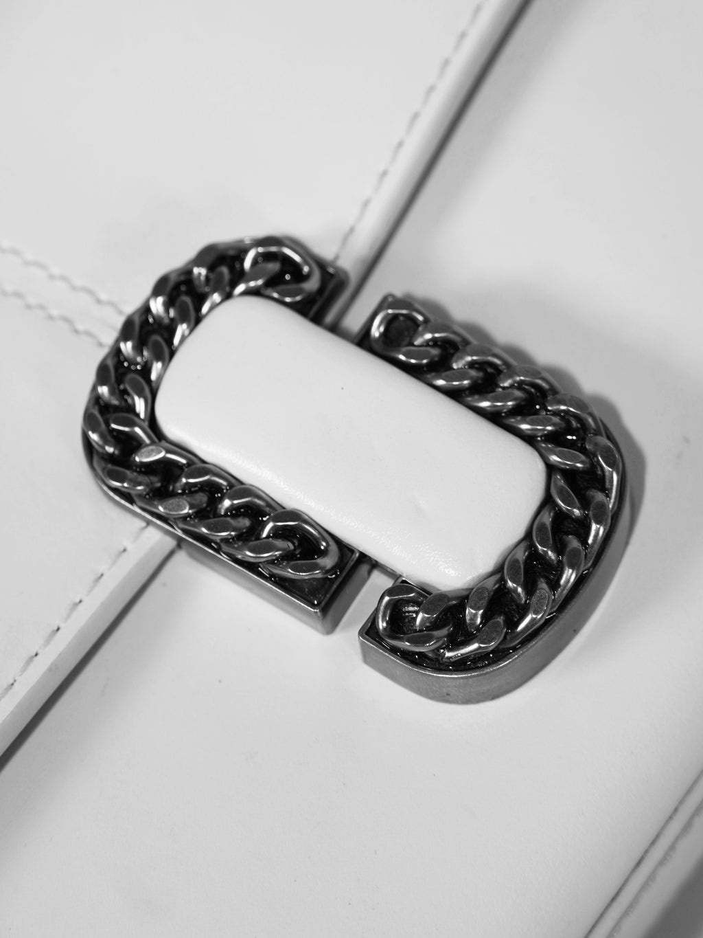 St. Marc Wallet on Chain