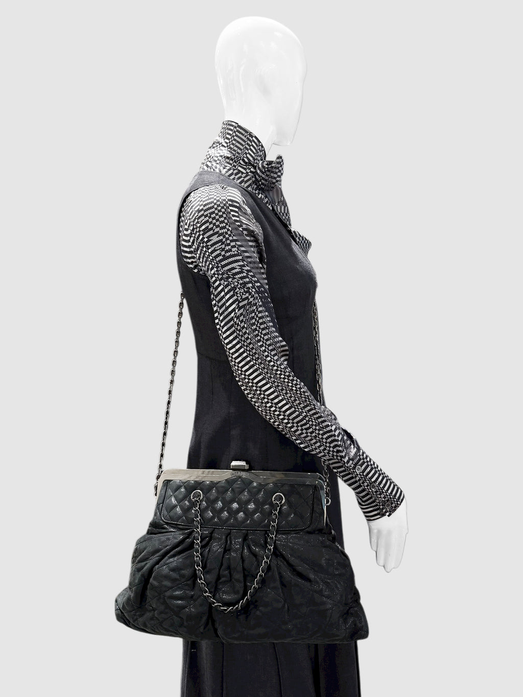 Chic Quilt Frame Bag