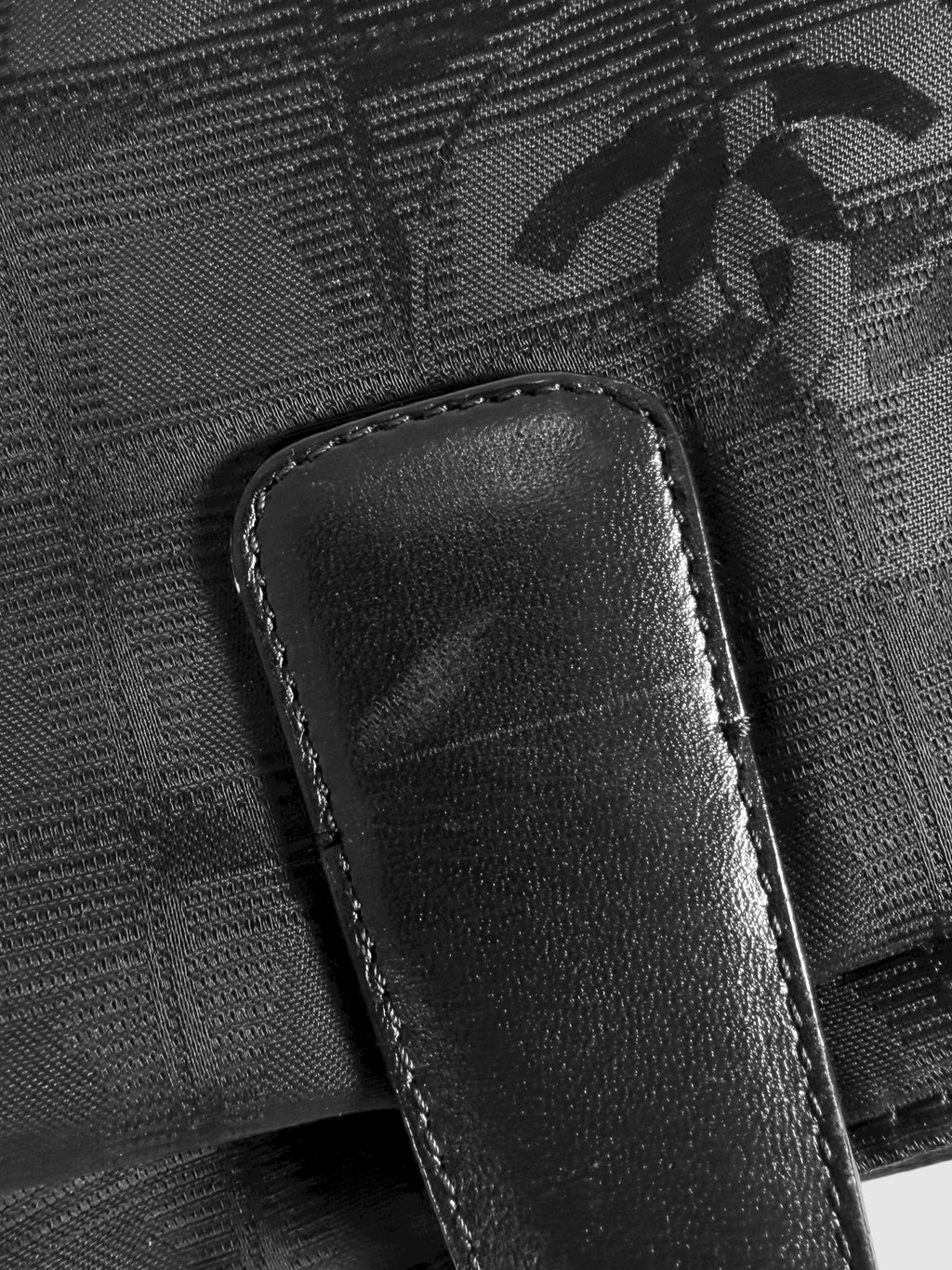 New Travel Line Tote