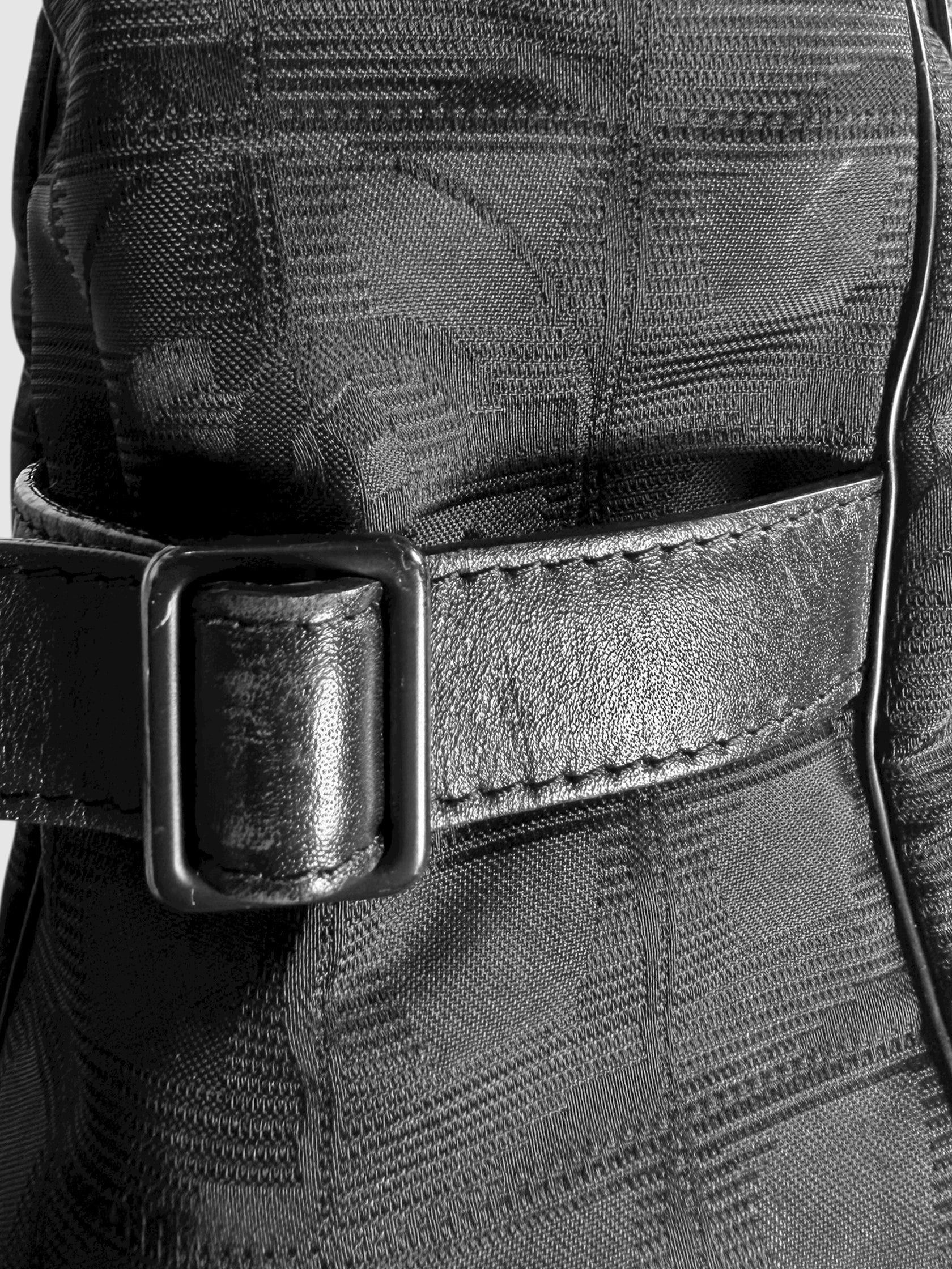 New Travel Line Tote