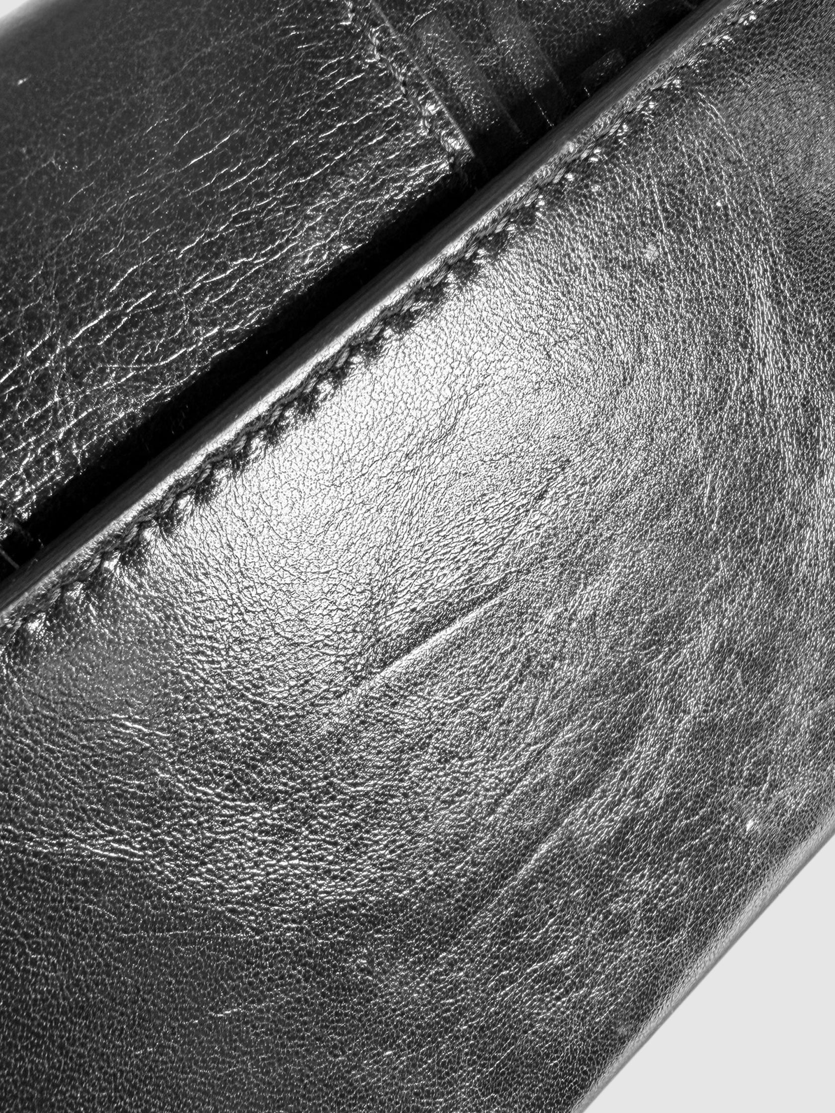 30 Montaigne Box Bag