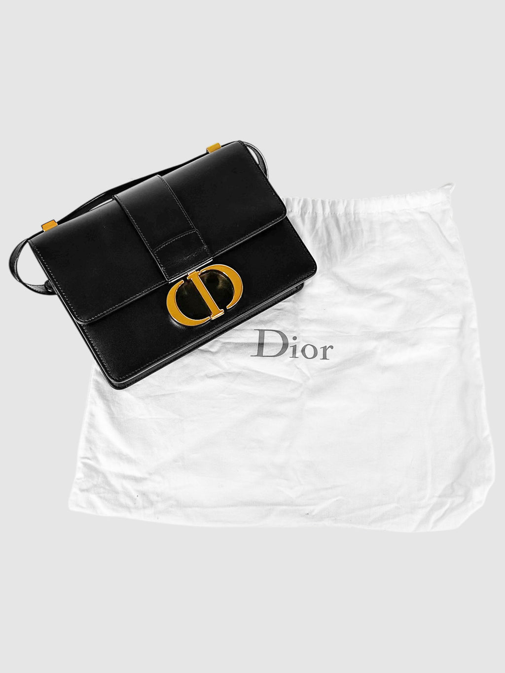 30 Montaigne Flap Bag