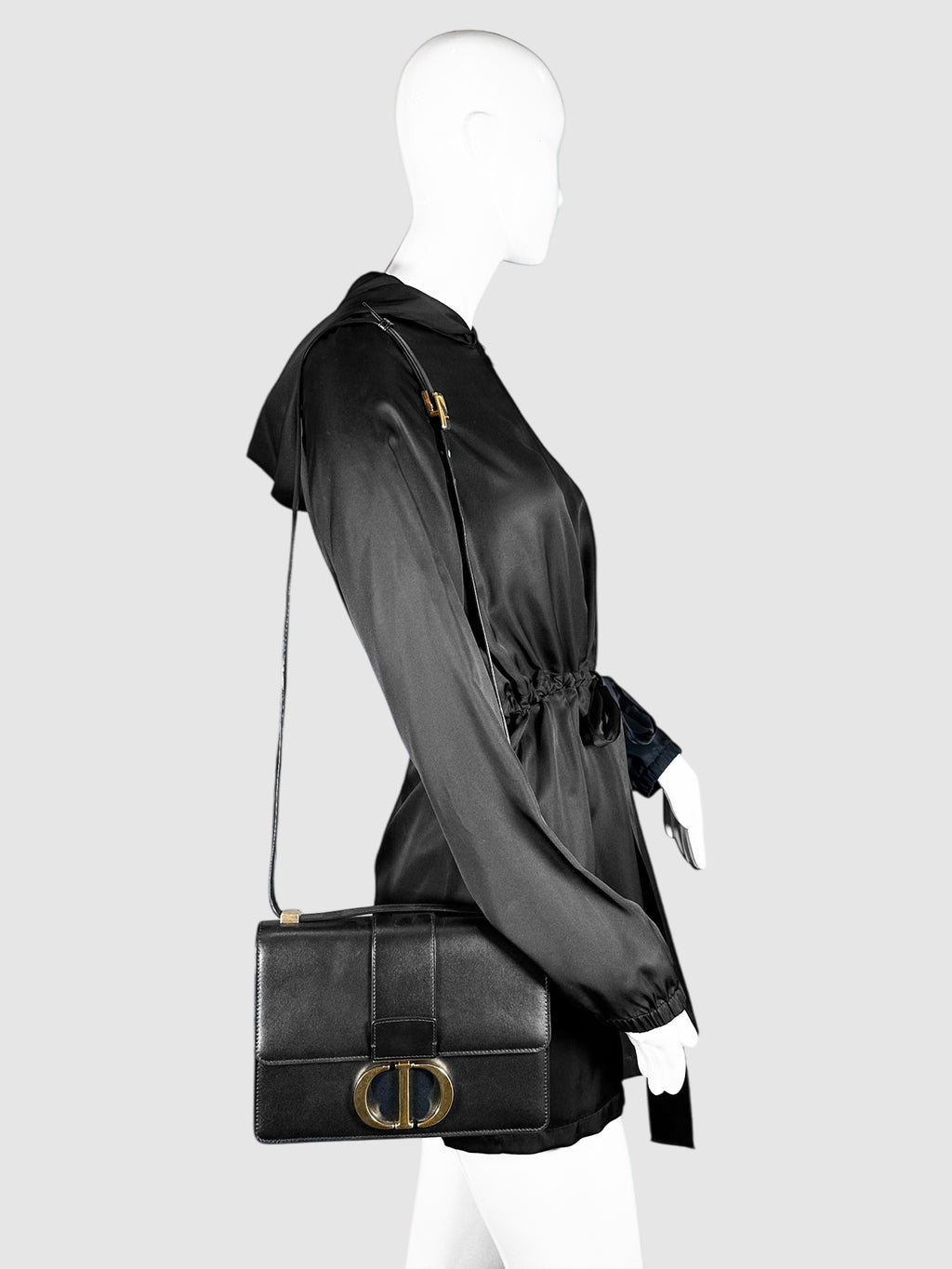 30 Montaigne Flap Bag