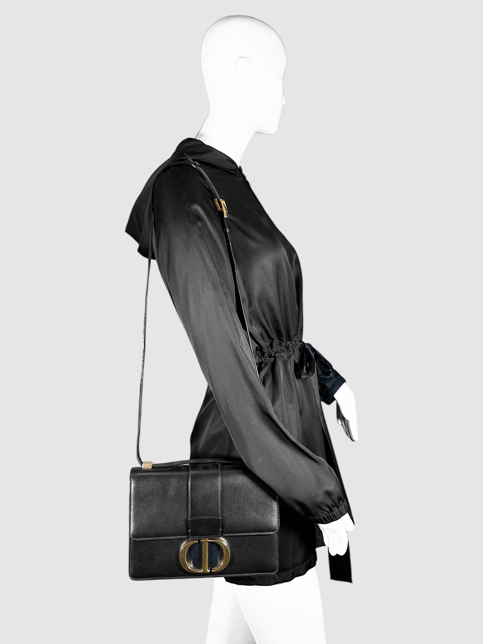 30 Montaigne Flap Bag