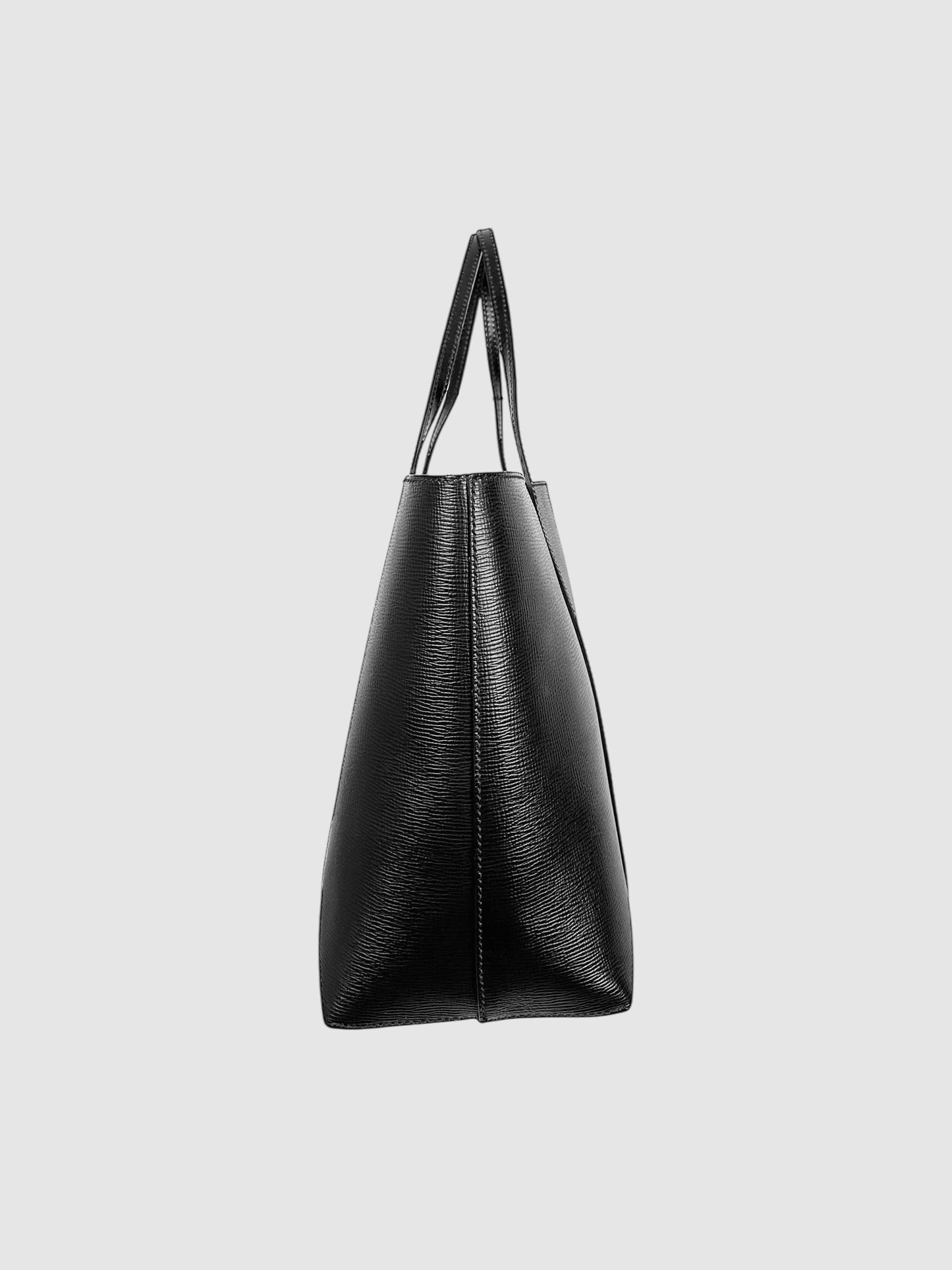 Dauphine Escape Tote Bag