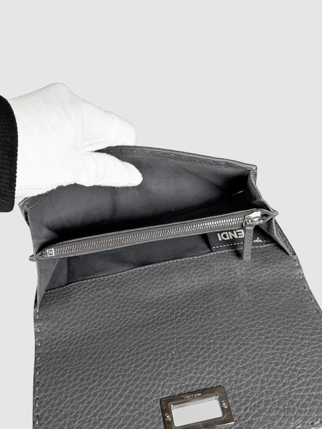 Selleria Peekaboo Wallet