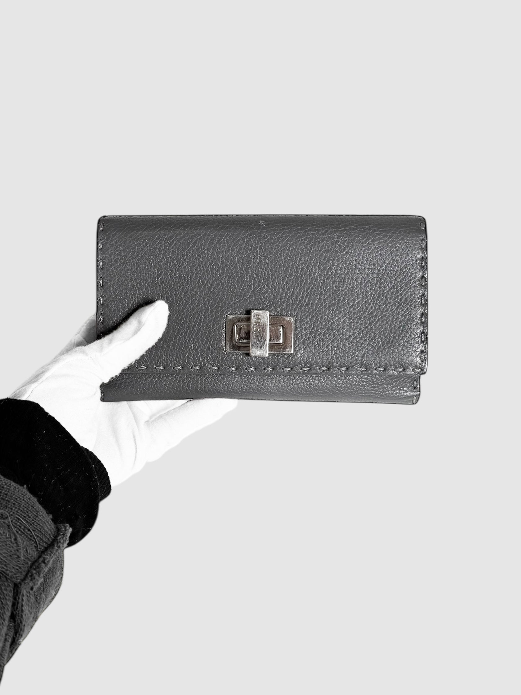Selleria Peekaboo Wallet