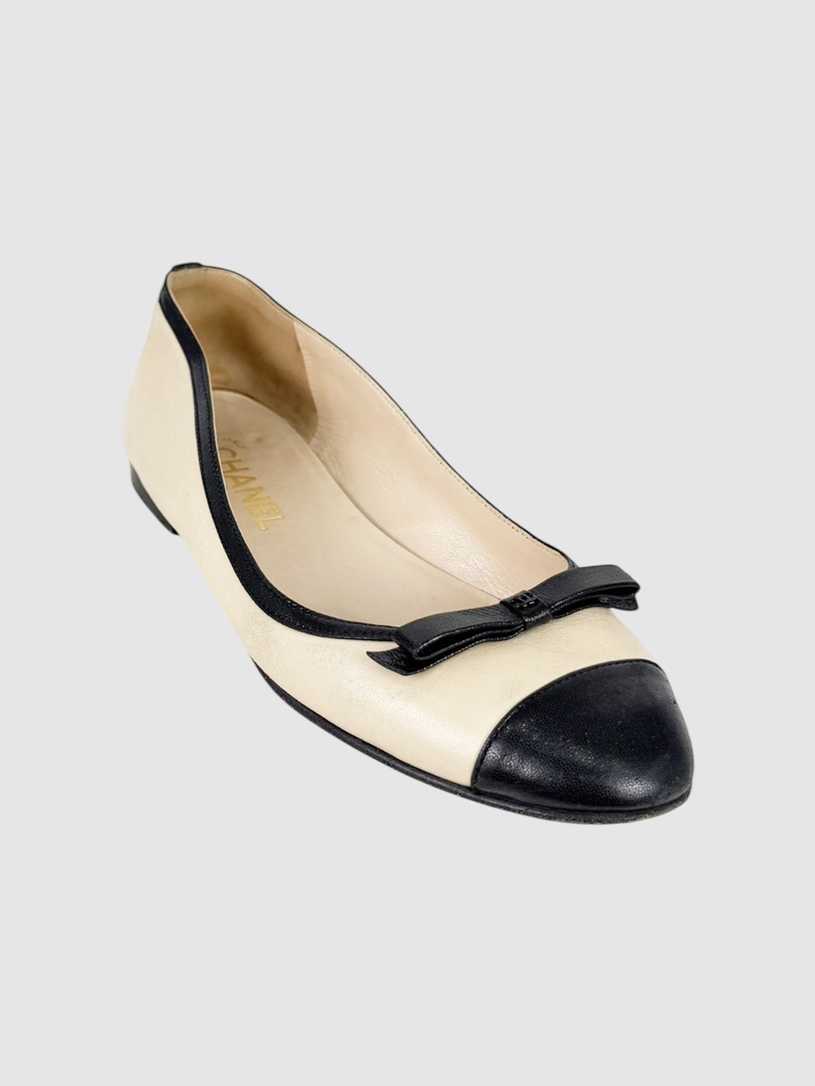 Chanel Cream and Black Leather Cap Toe Ballerina Flats, Size 39 Luxury Designer Resale Shoe Consignment Toronto VSP
