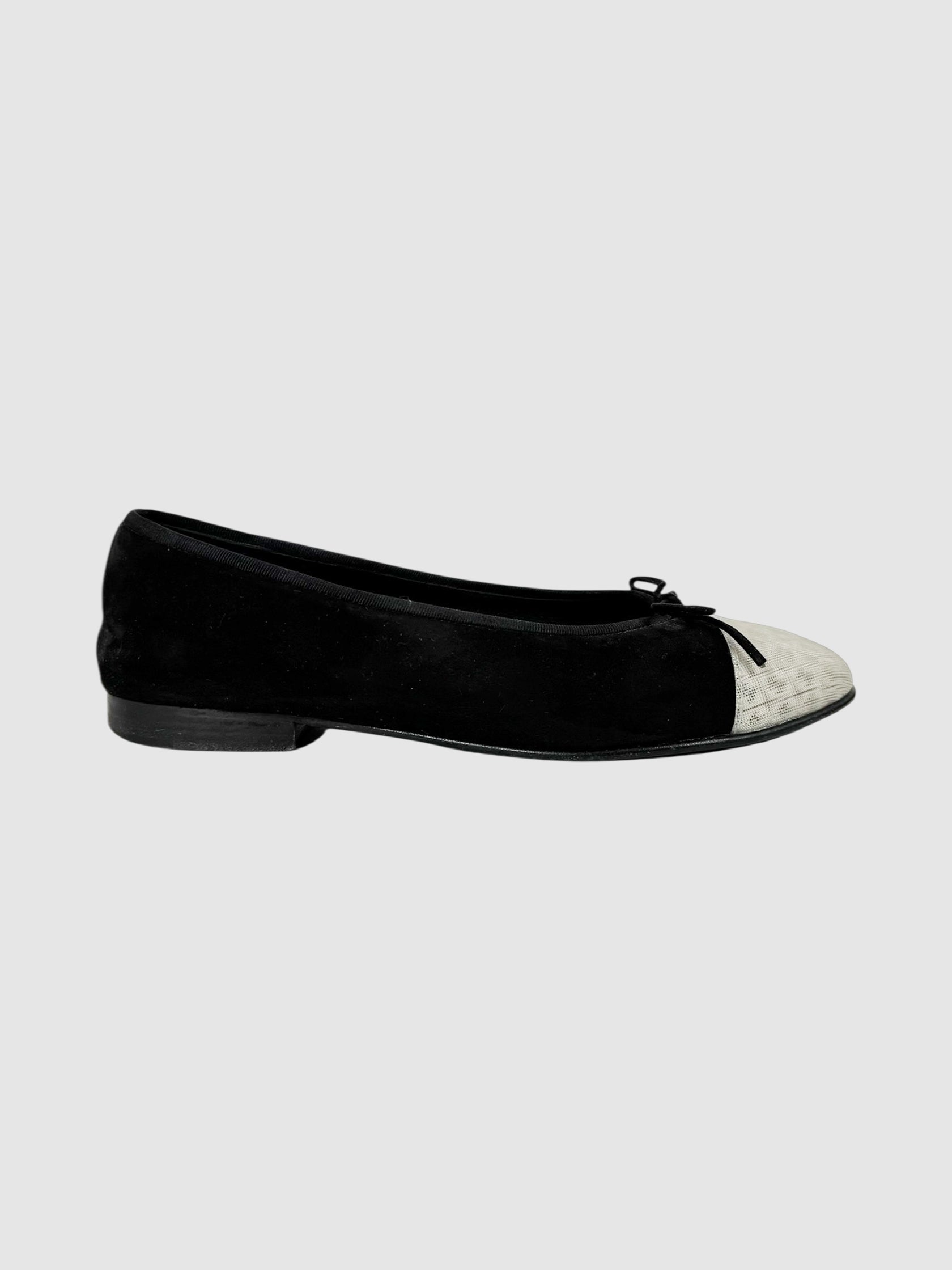 Hologram CC Flats