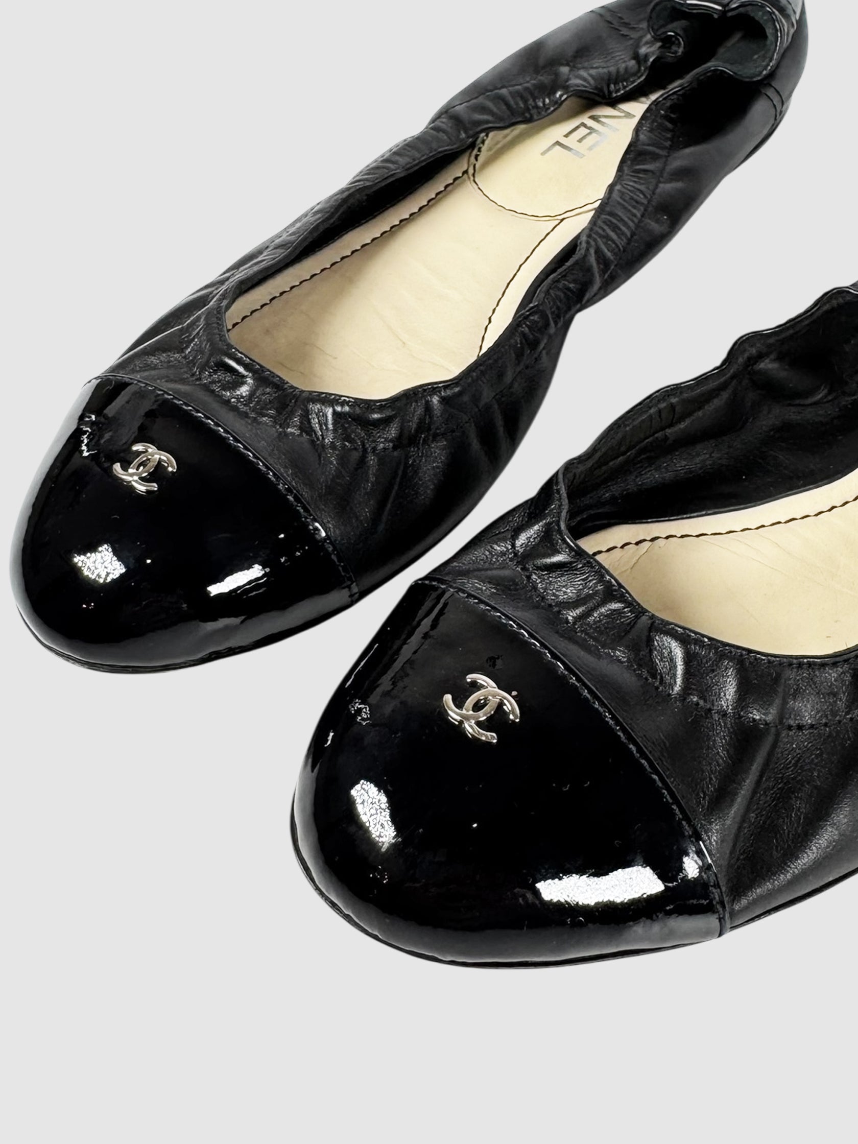 Chanel Black Leather CC Scrunchie Ballerina Flats, Size 39 9 Luxury Designer Resale Vintage Secondhand RealReal Consignment Toronto