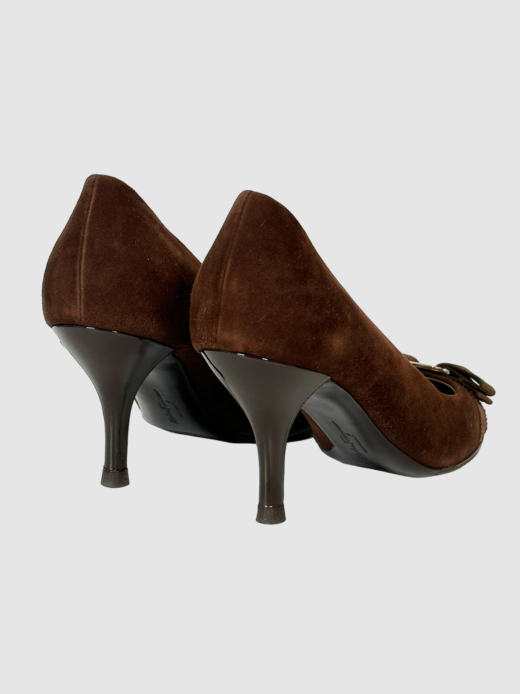Salvatore Ferragamo Vara Bow Accent Suede Pumps - Size 7