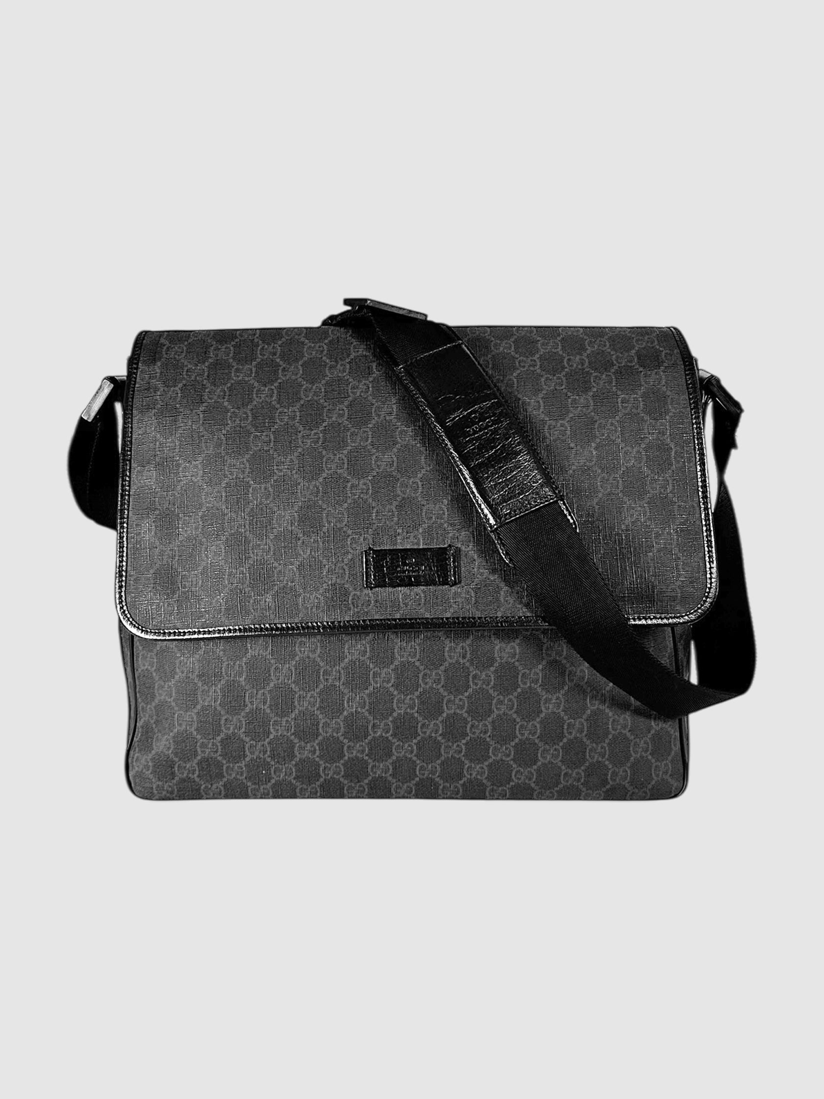 GG Supreme Messenger Flap Bag