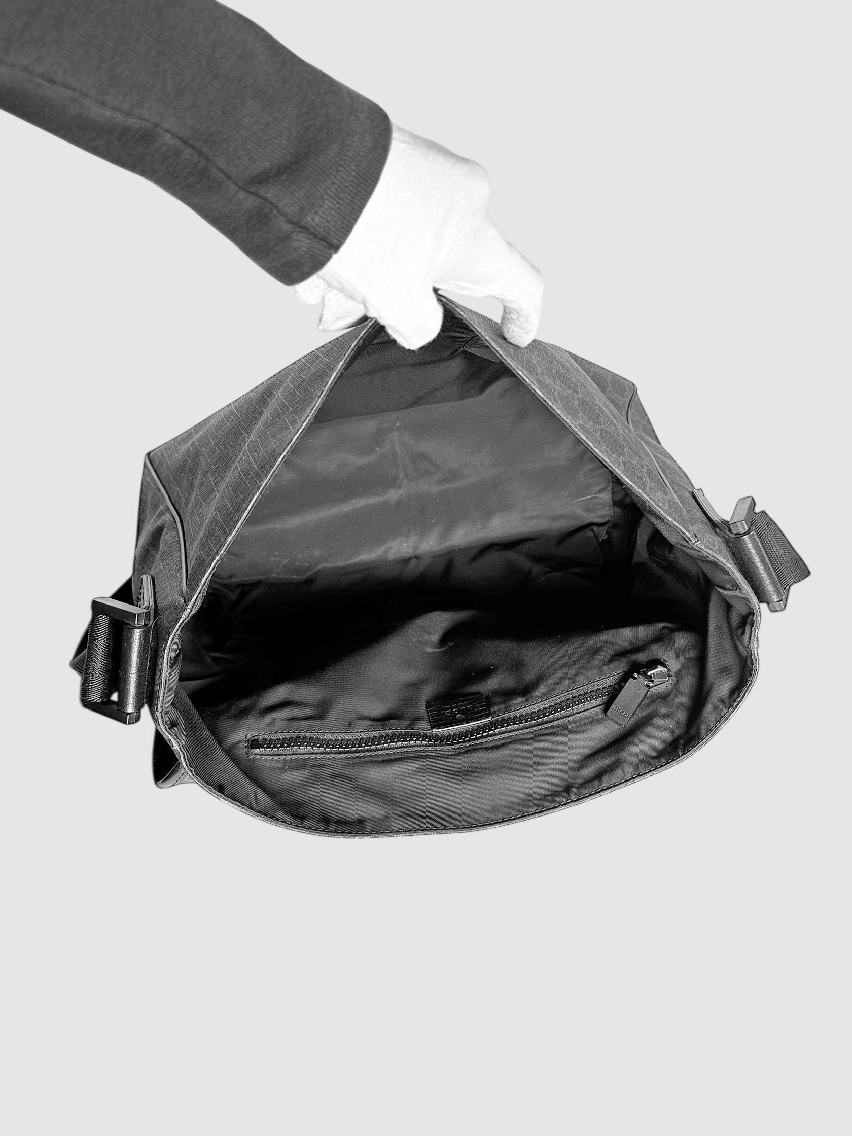 GG Supreme Messenger Flap Bag