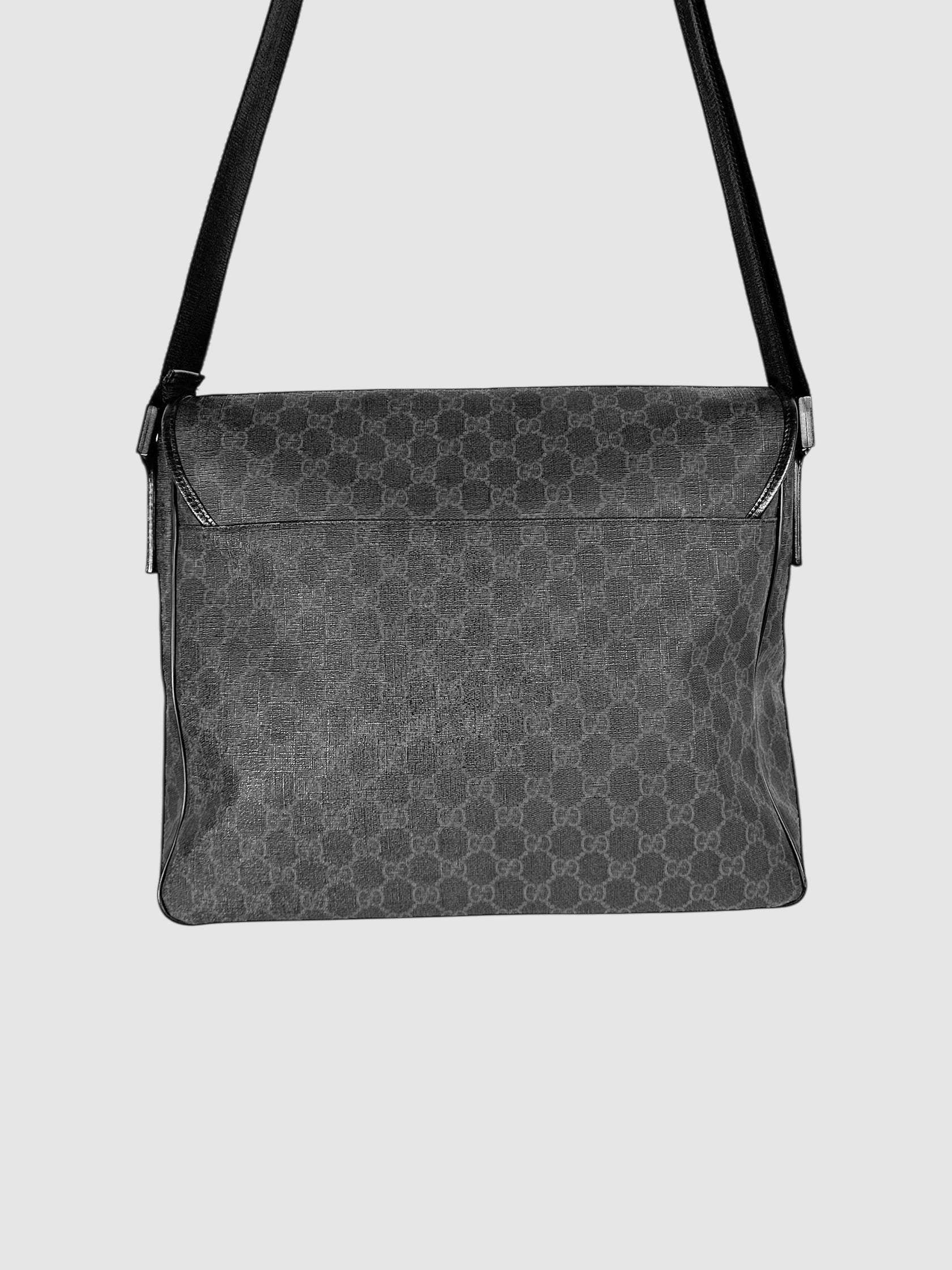 GG Supreme Messenger Flap Bag