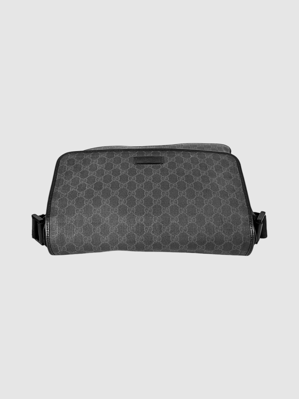 GG Supreme Messenger Flap Bag