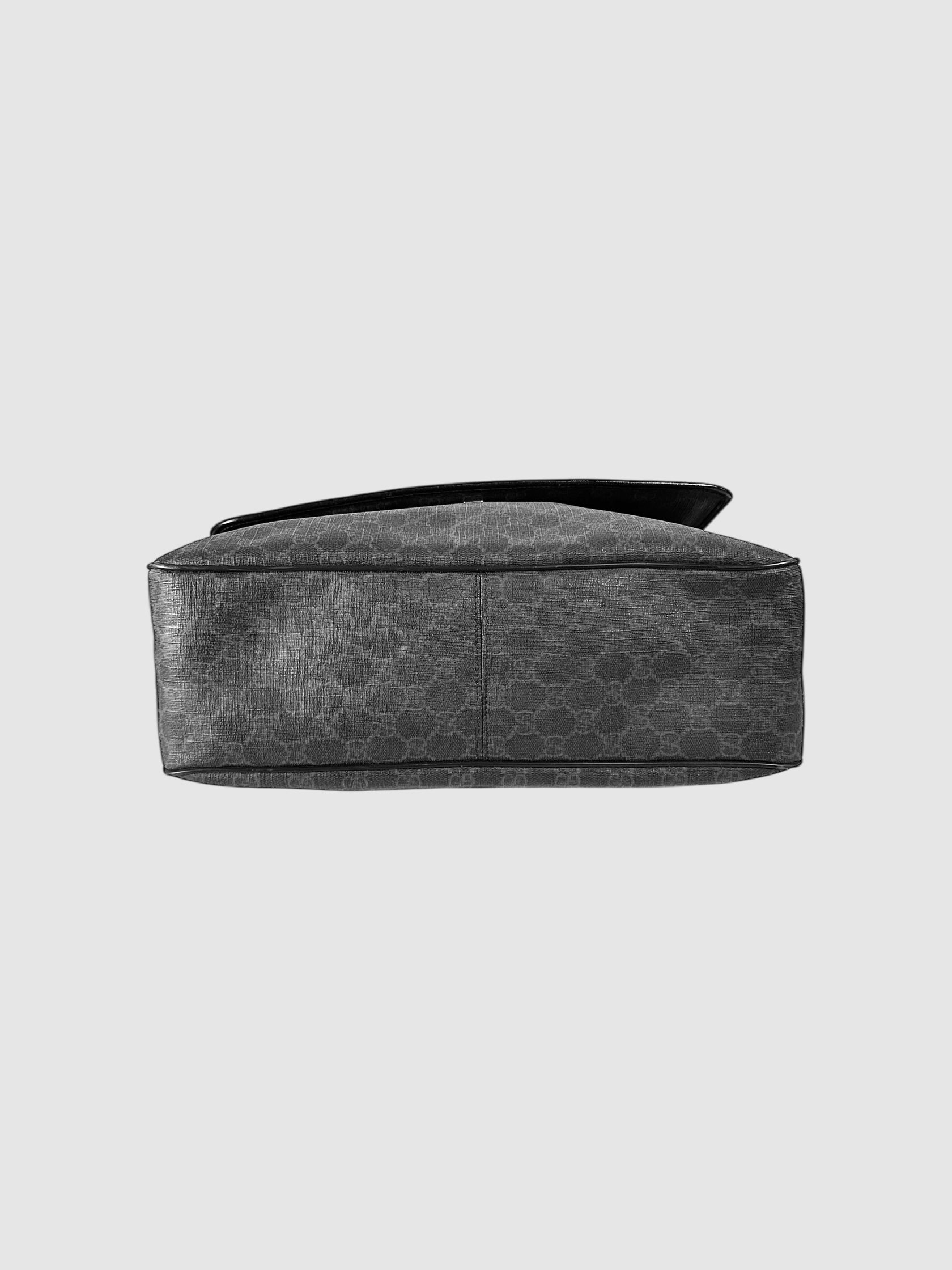 GG Supreme Messenger Flap Bag
