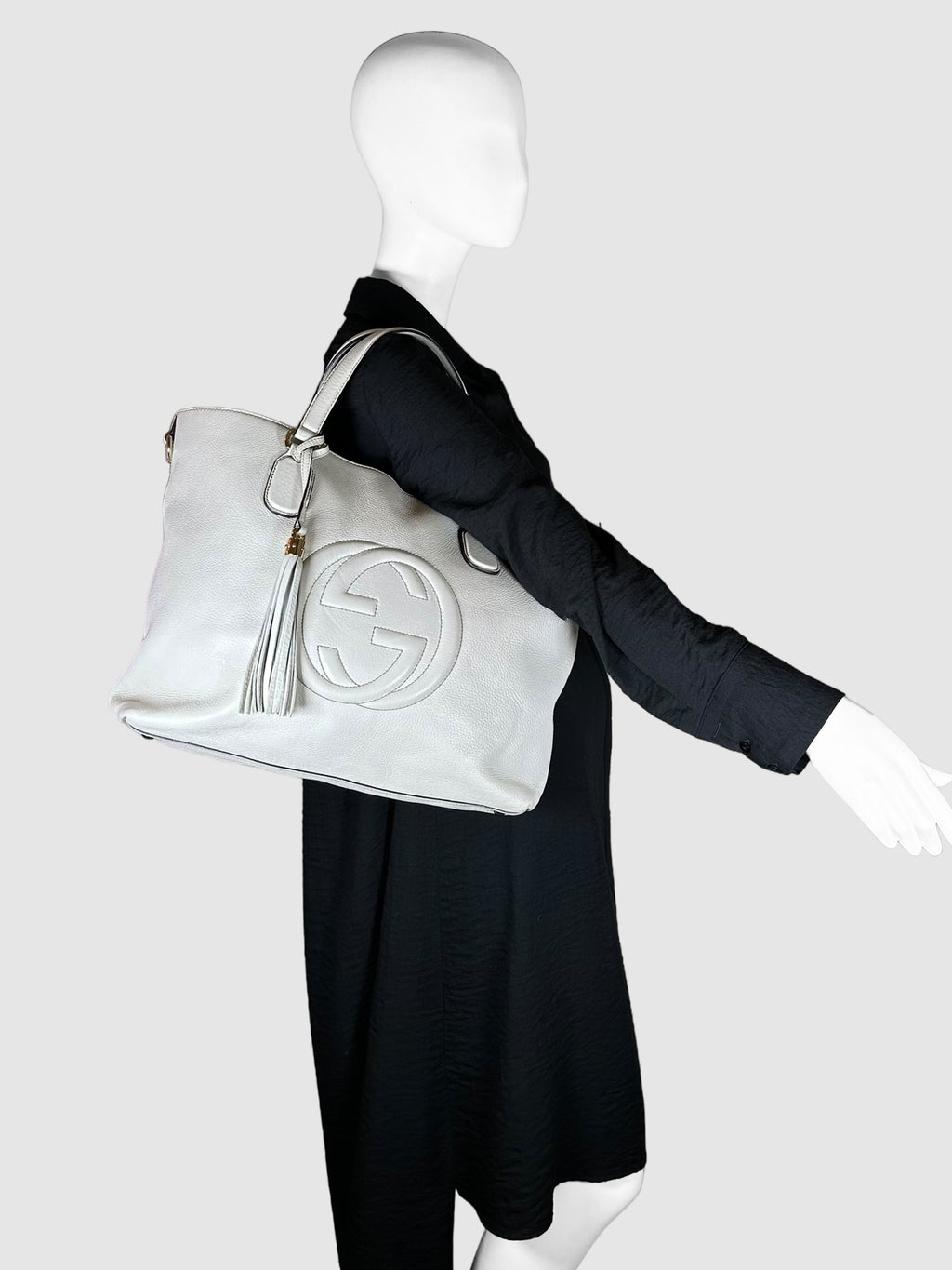 Gucci Off-White Pebbled Leather Soho Cellarius Tote Bag Consignment Secondhand Designer Luxury Resale Toronto Trendy