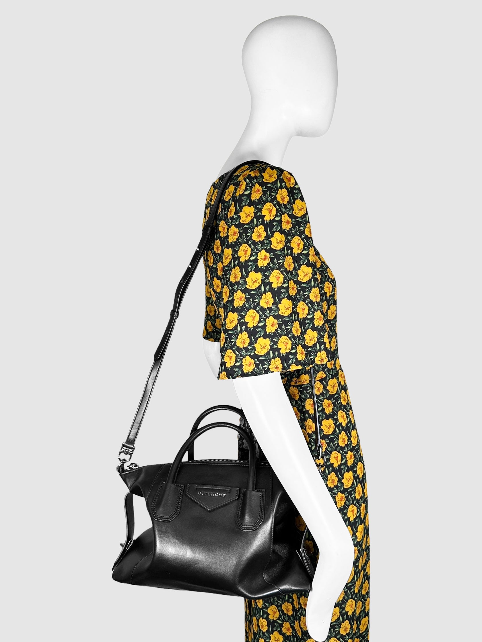 Leather Antigona Soft Bag