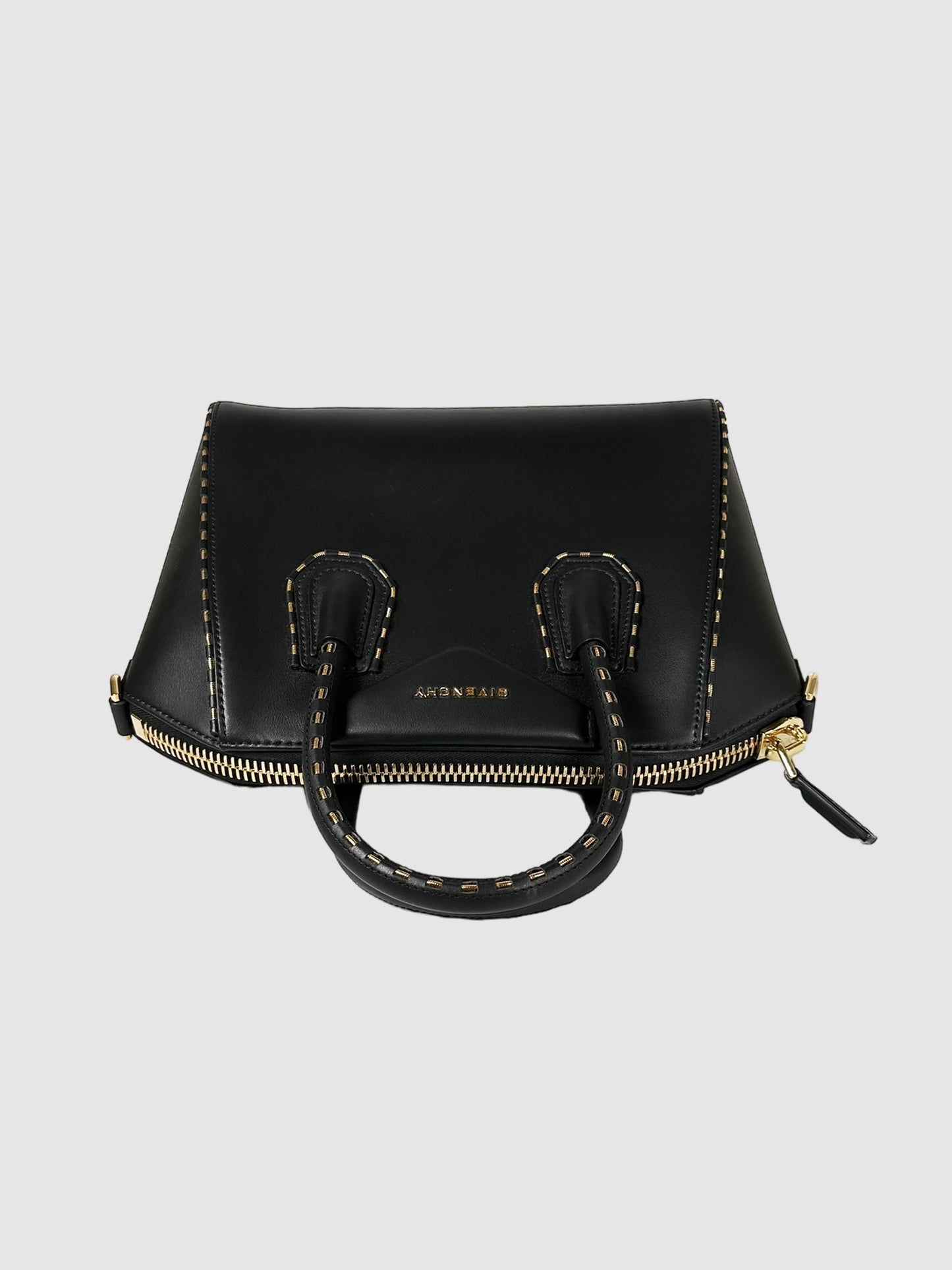 Chainlink Embellished Antigona Bag