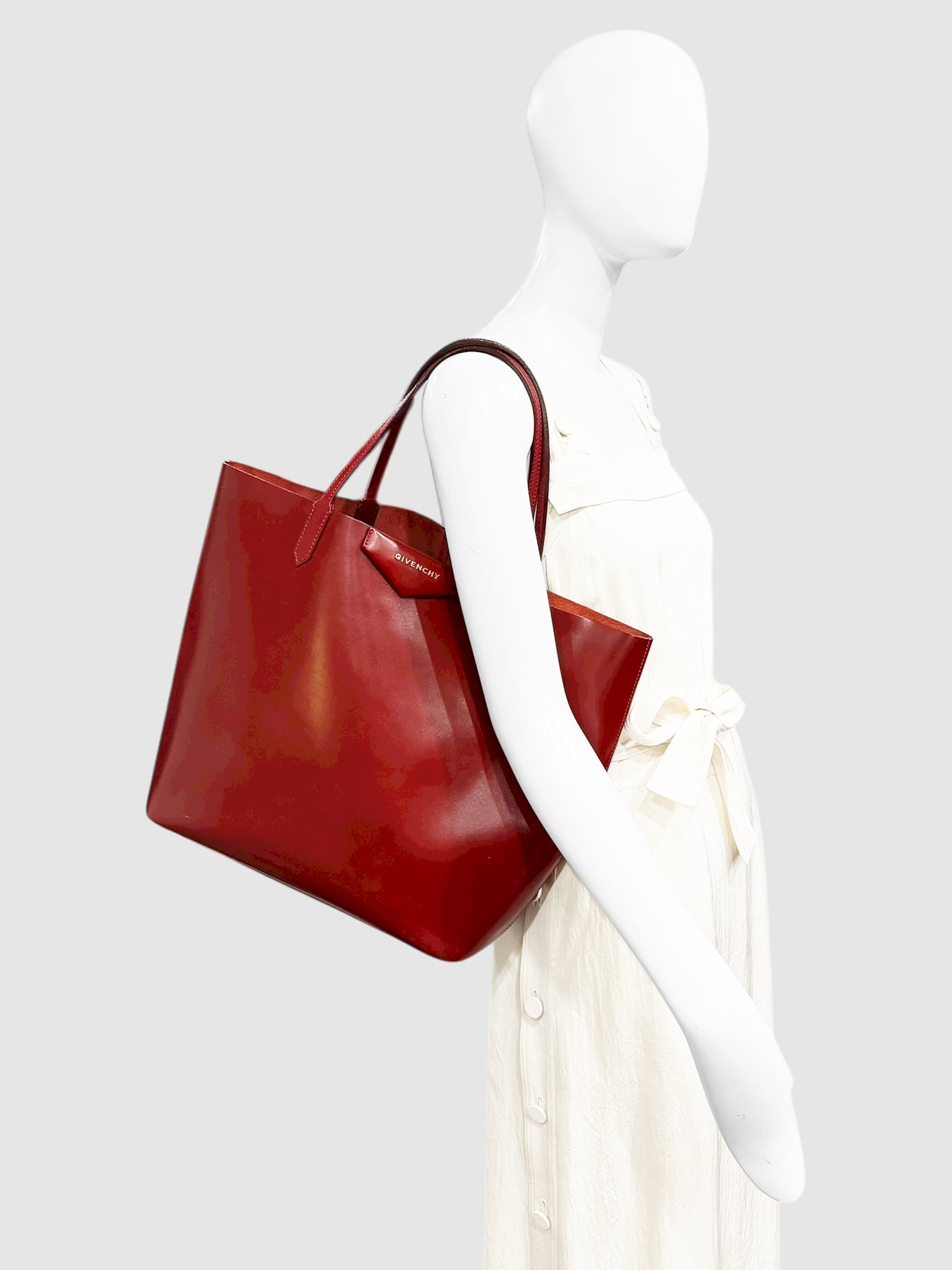 Antigona Tote Bag