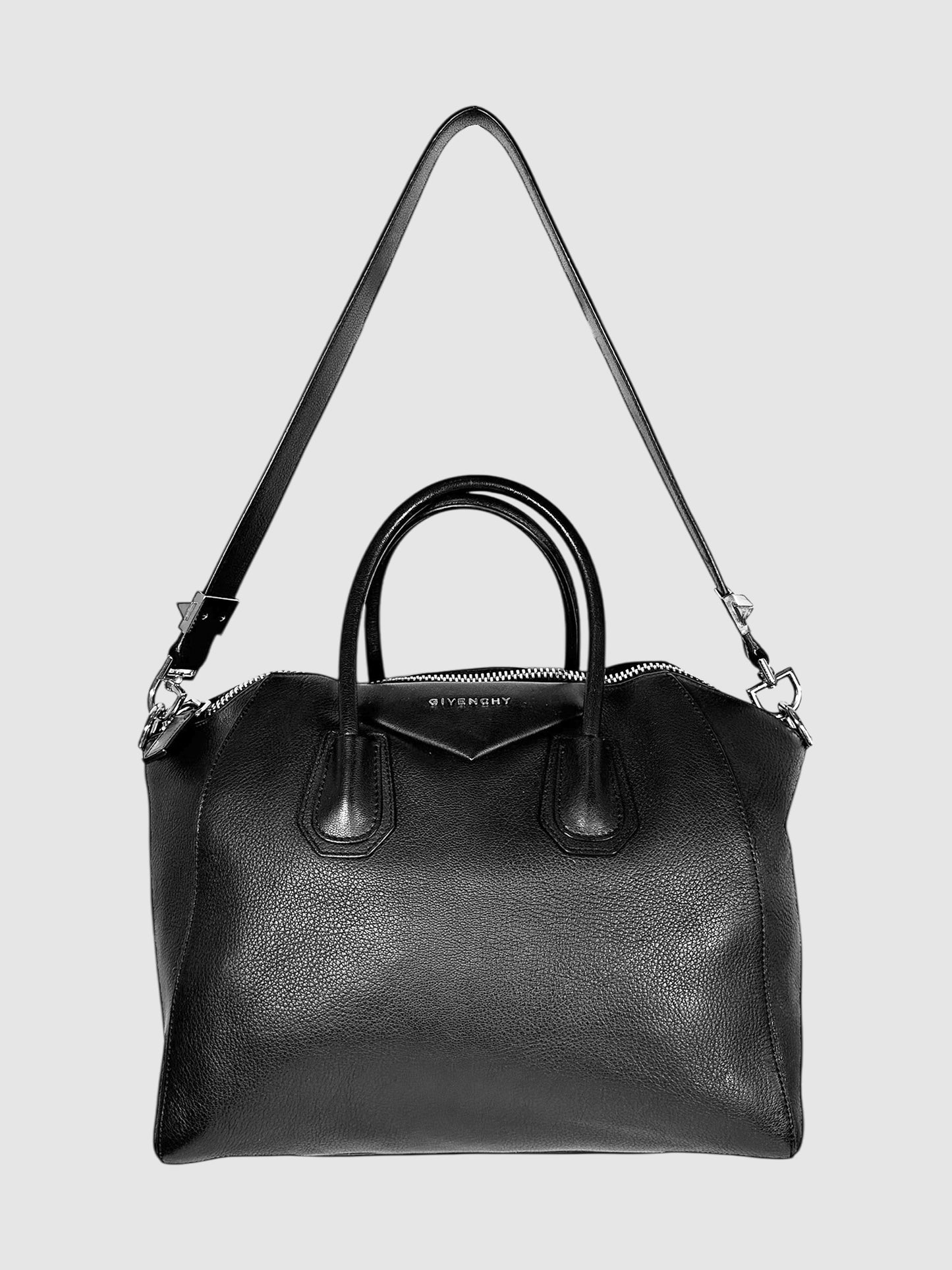 Medium Soft Antigona Bag