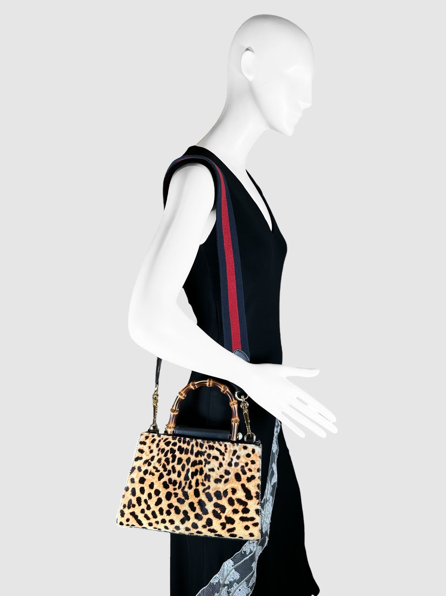 Leopard Print Nymphaea Bamboo Handle Bag