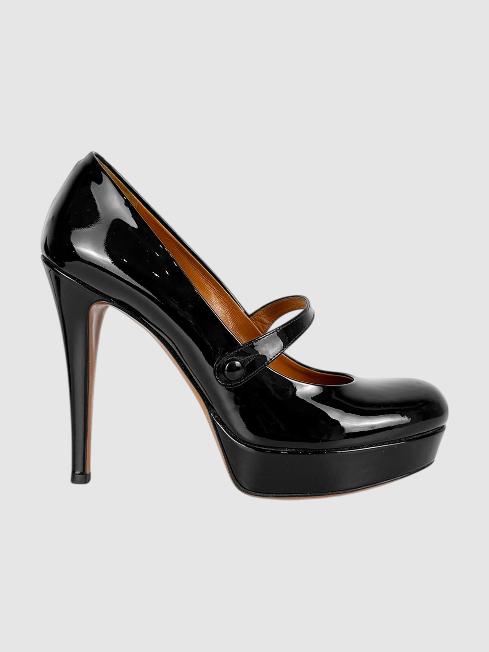 Mary Jane Pumps