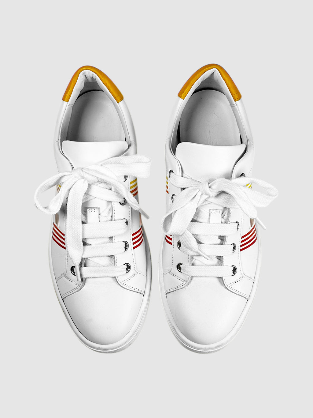 Avantage Low Top Sneakers