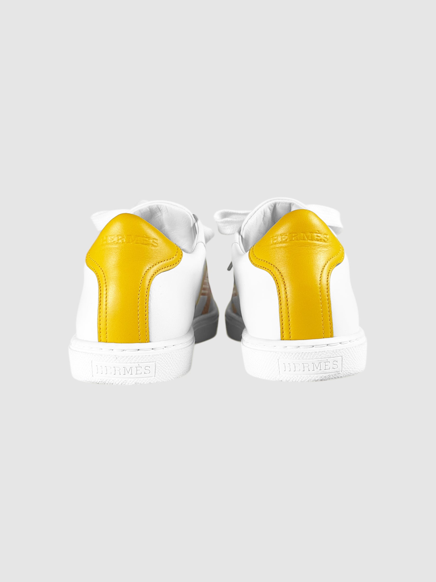 Avantage Low Top Sneakers