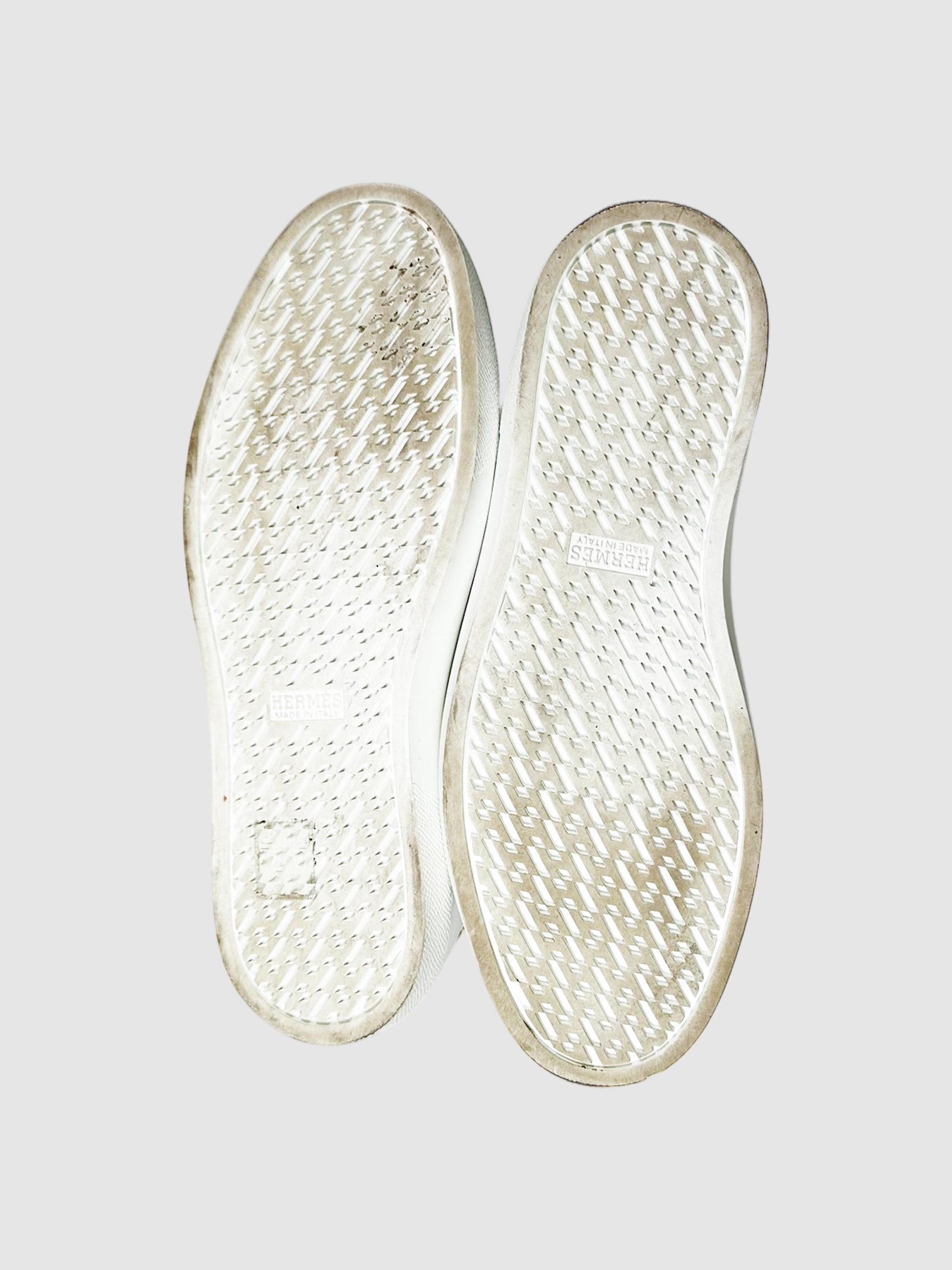 Avantage Low Top Sneakers