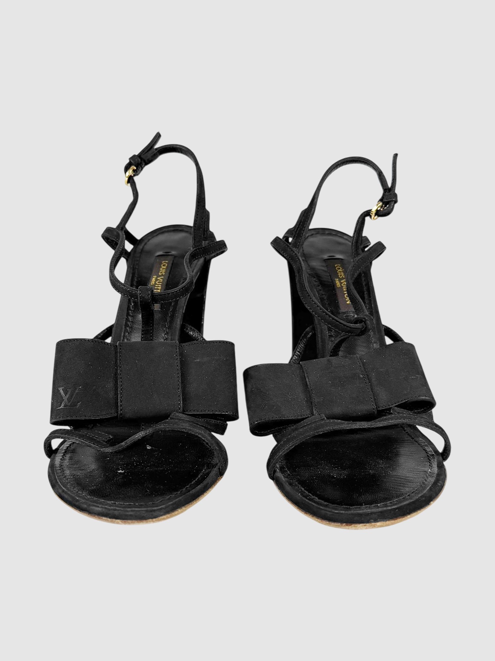 Suede Bow Pumps