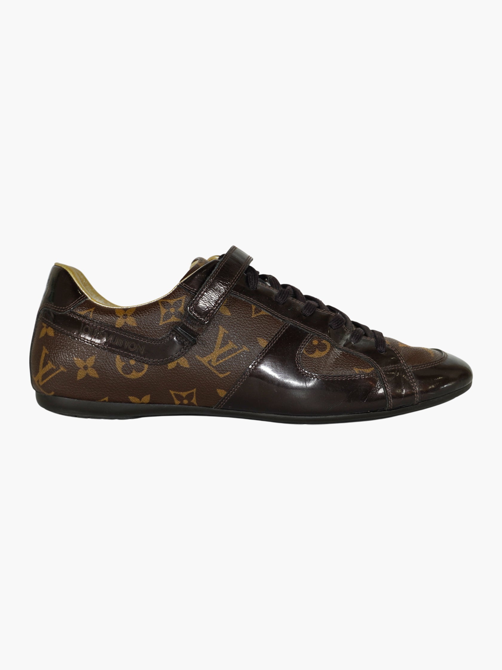 Globe Trotter Sneakers