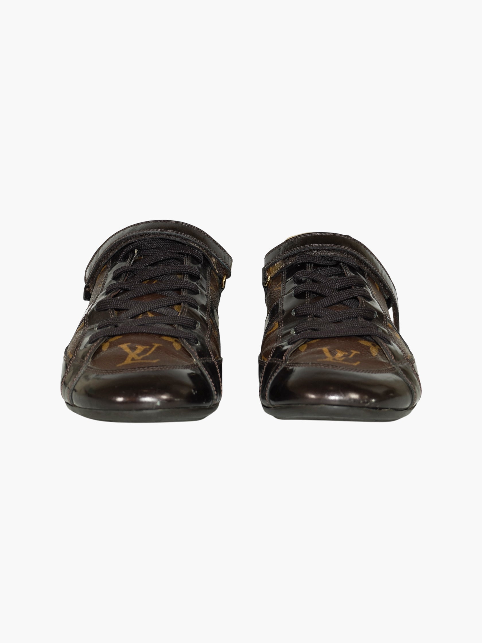 Globe Trotter Sneakers