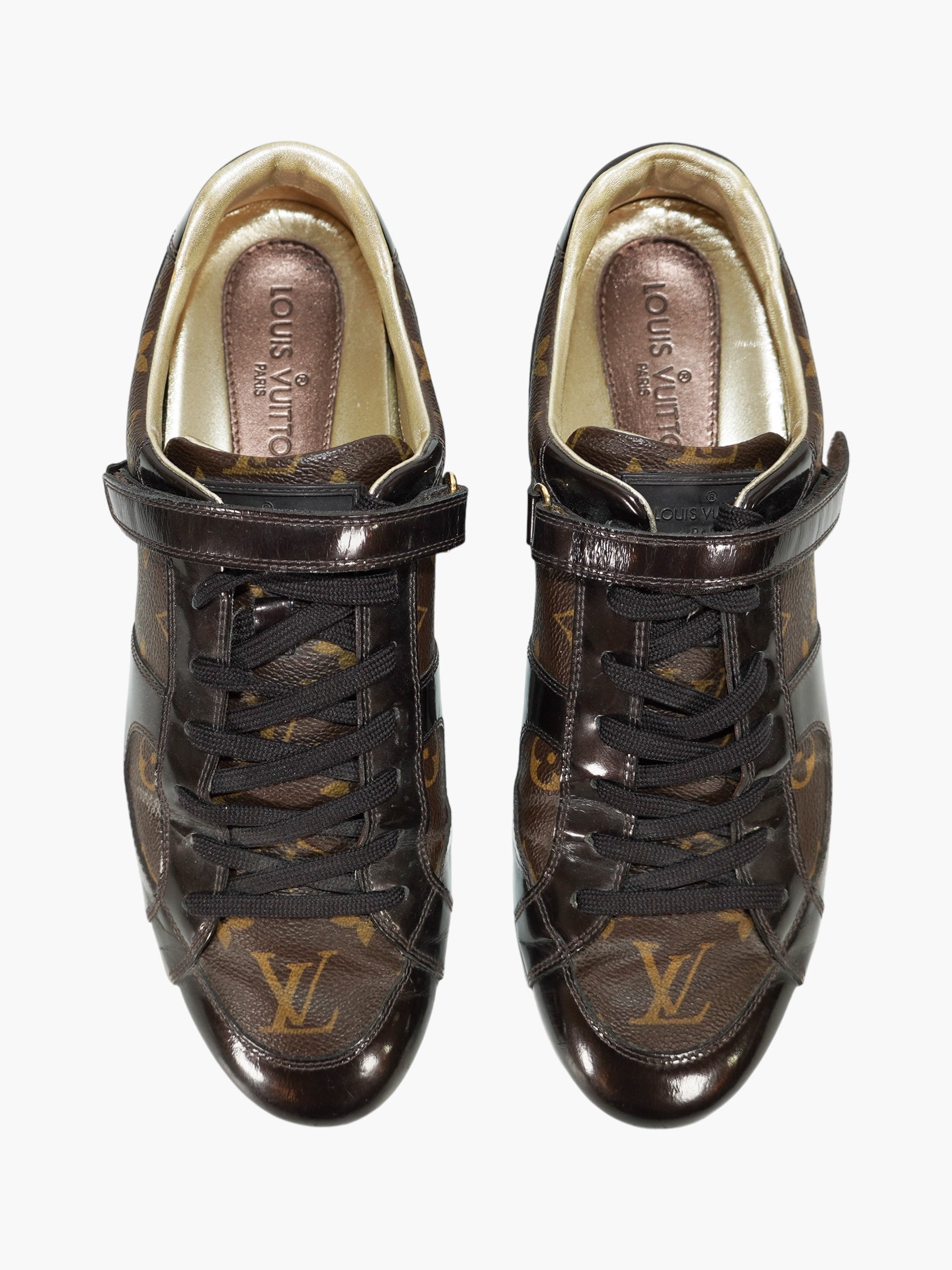 Globe Trotter Sneakers