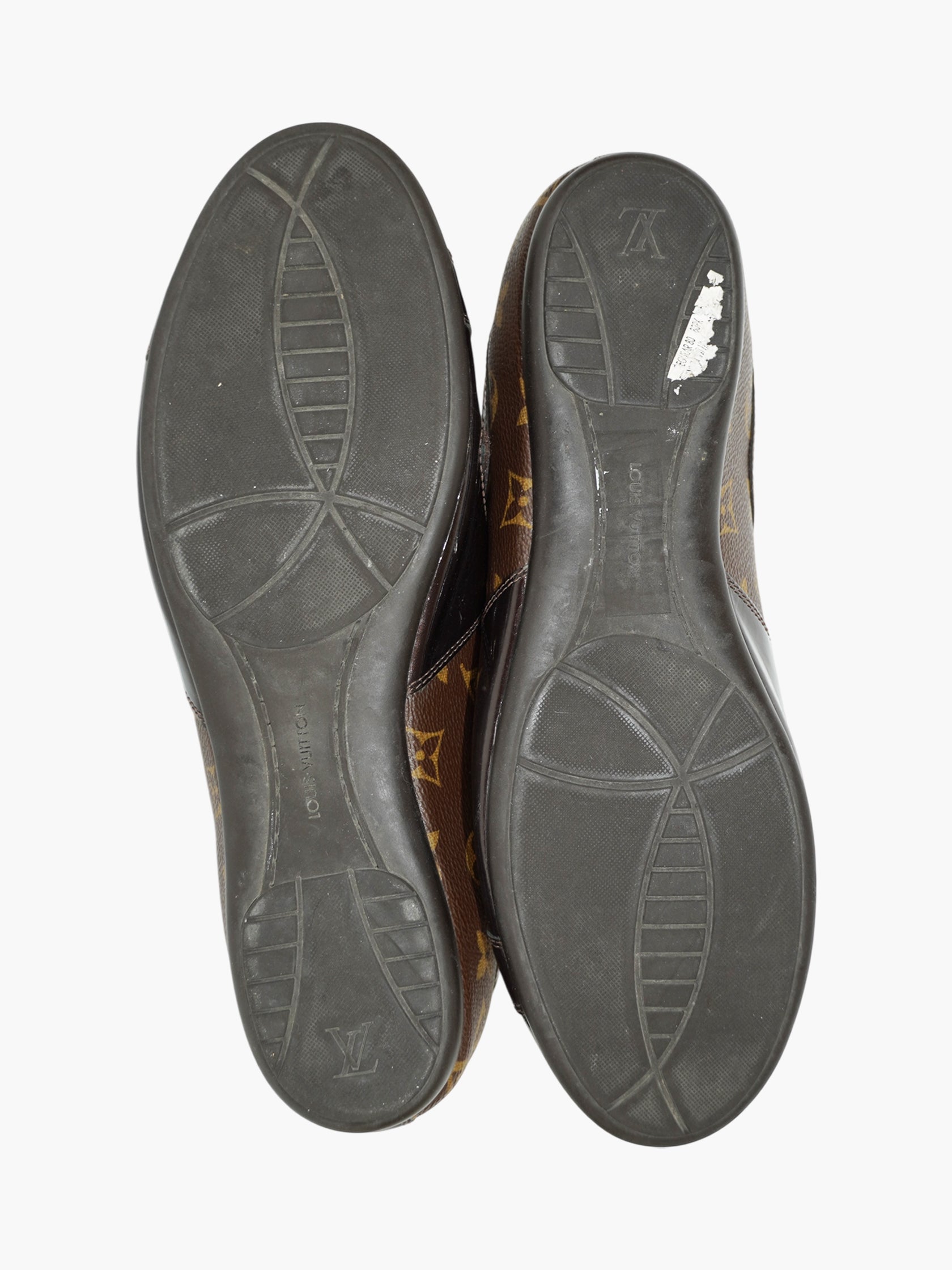 Globe Trotter Sneakers