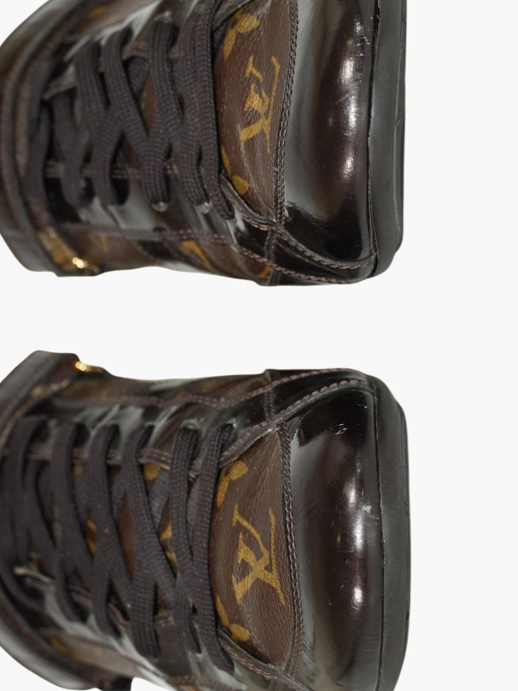 Globe Trotter Sneakers