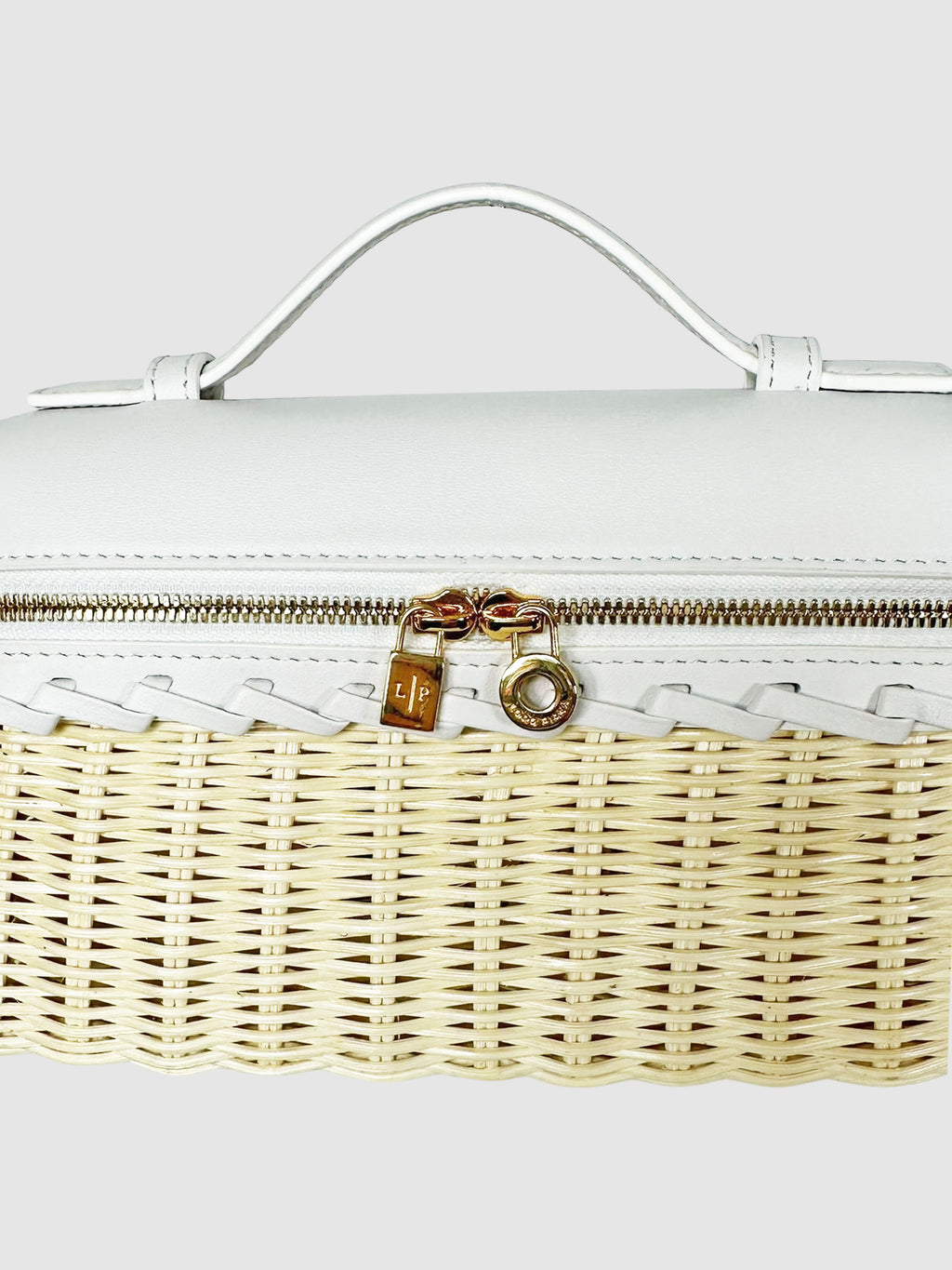 Extra Pocket L19 East West Bag