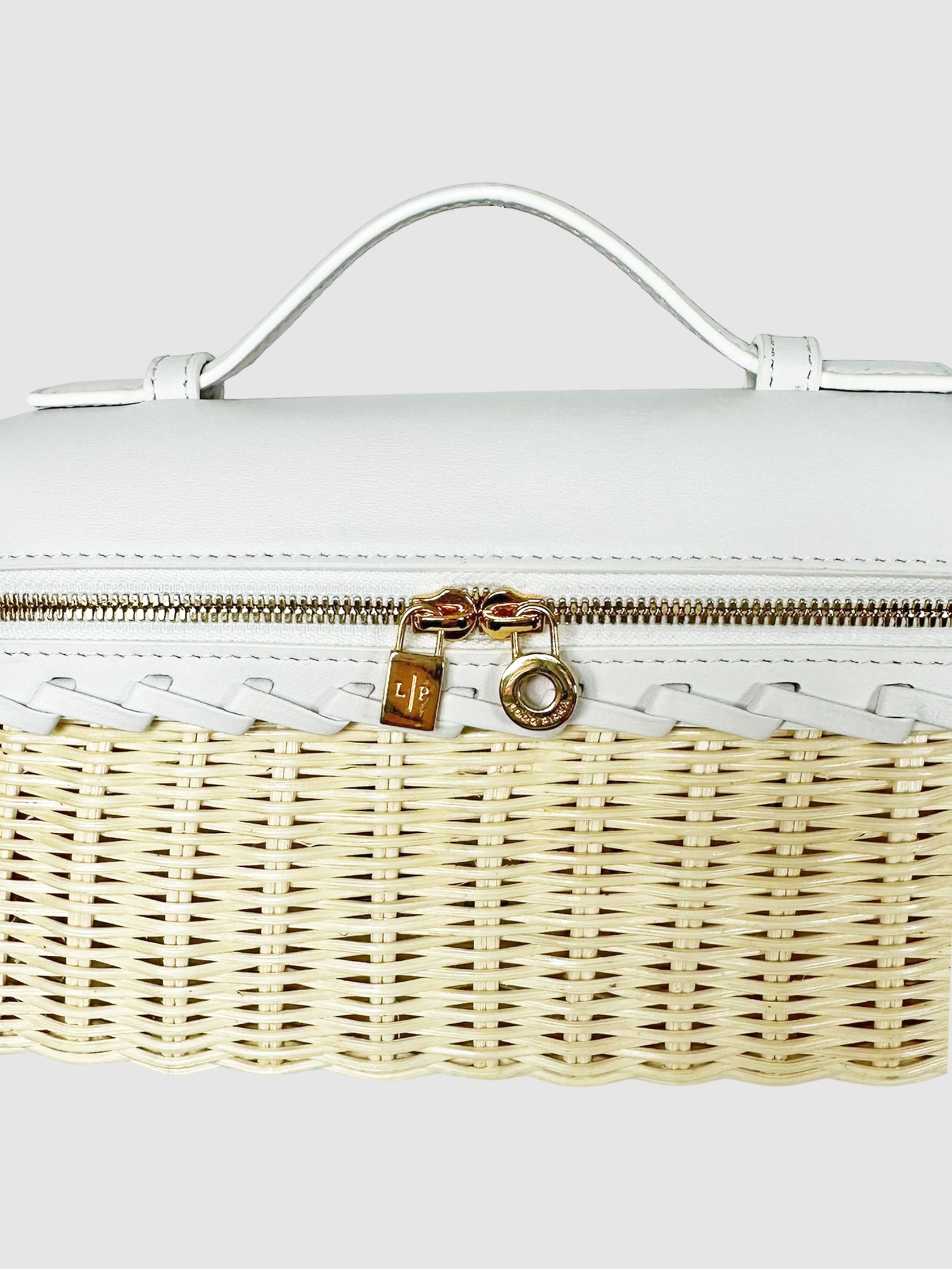 Extra Pocket L19 East West Bag