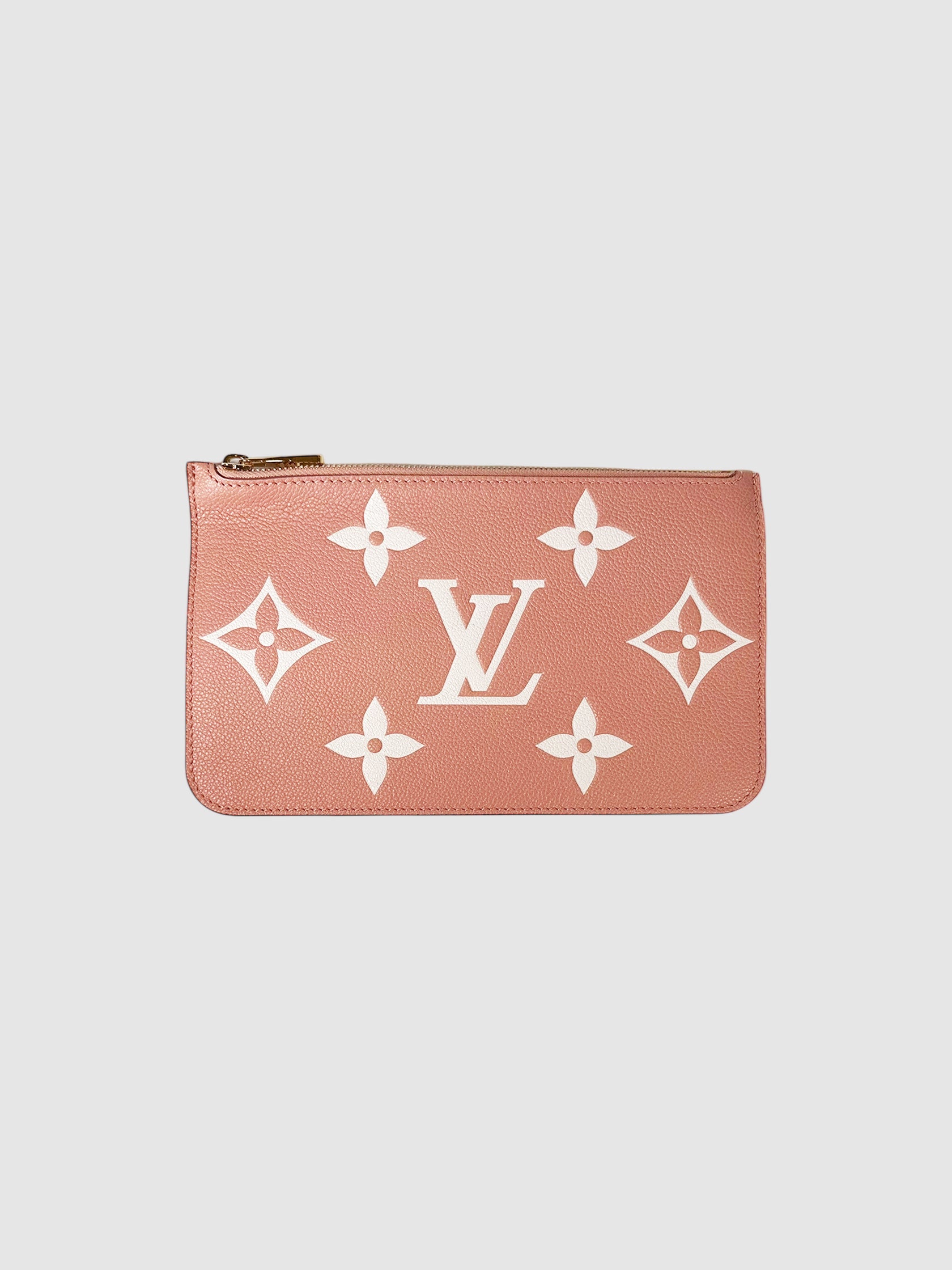 Giant Monogram Pochette