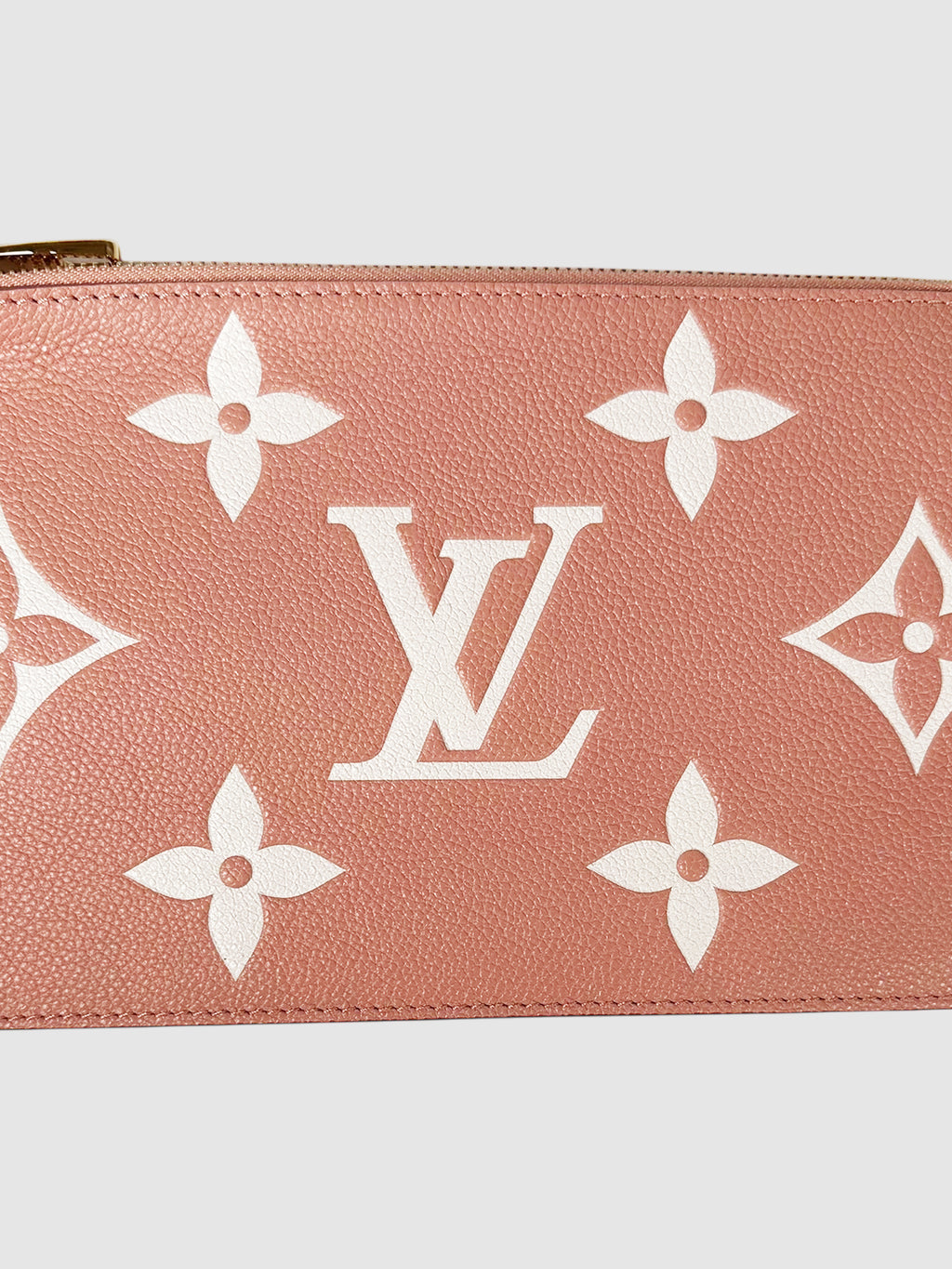 Giant Monogram Pochette