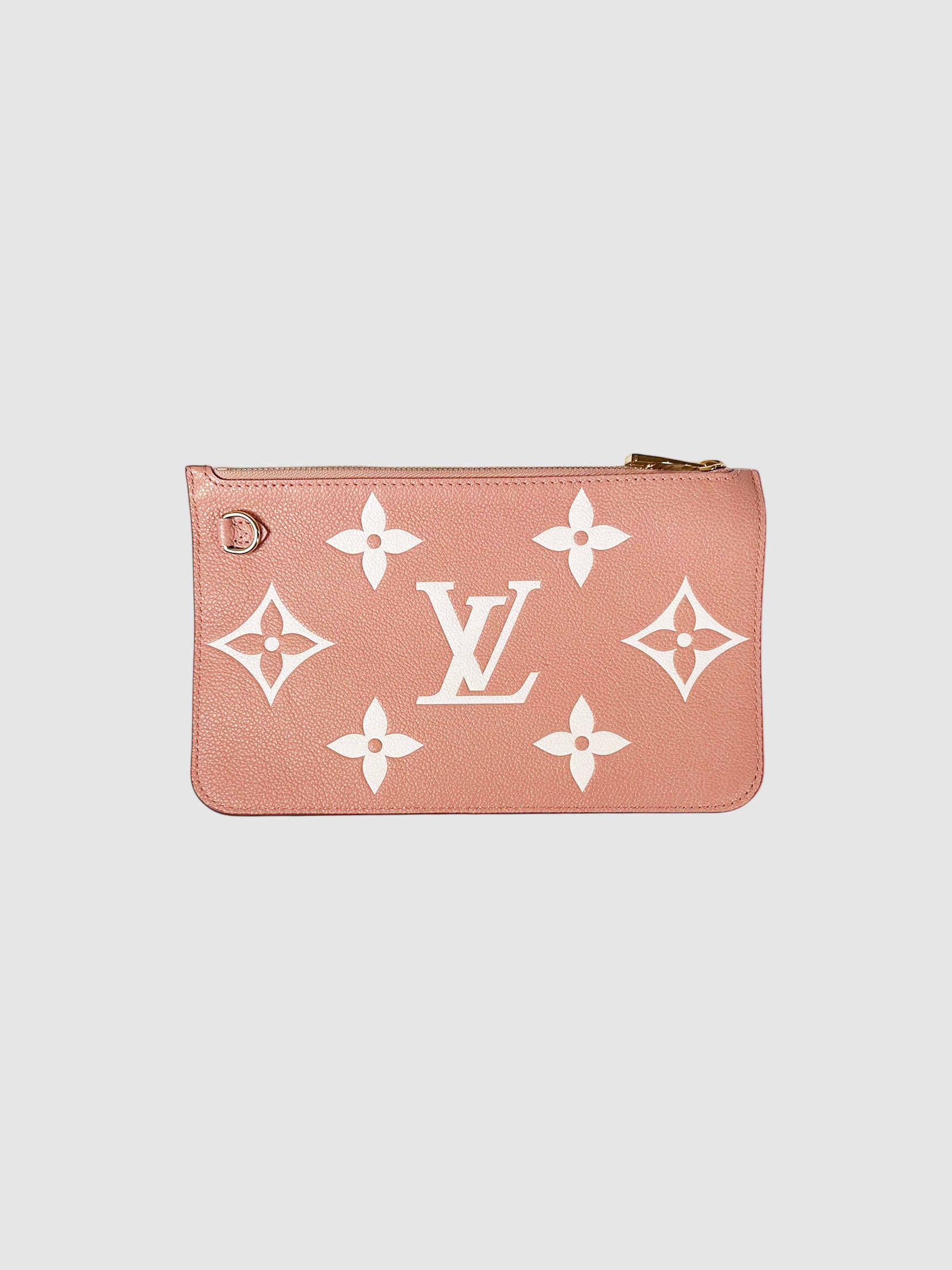 Giant Monogram Pochette