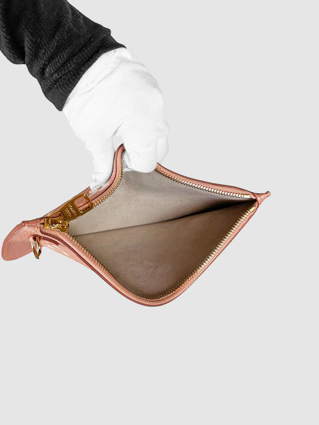 Giant Monogram Pochette