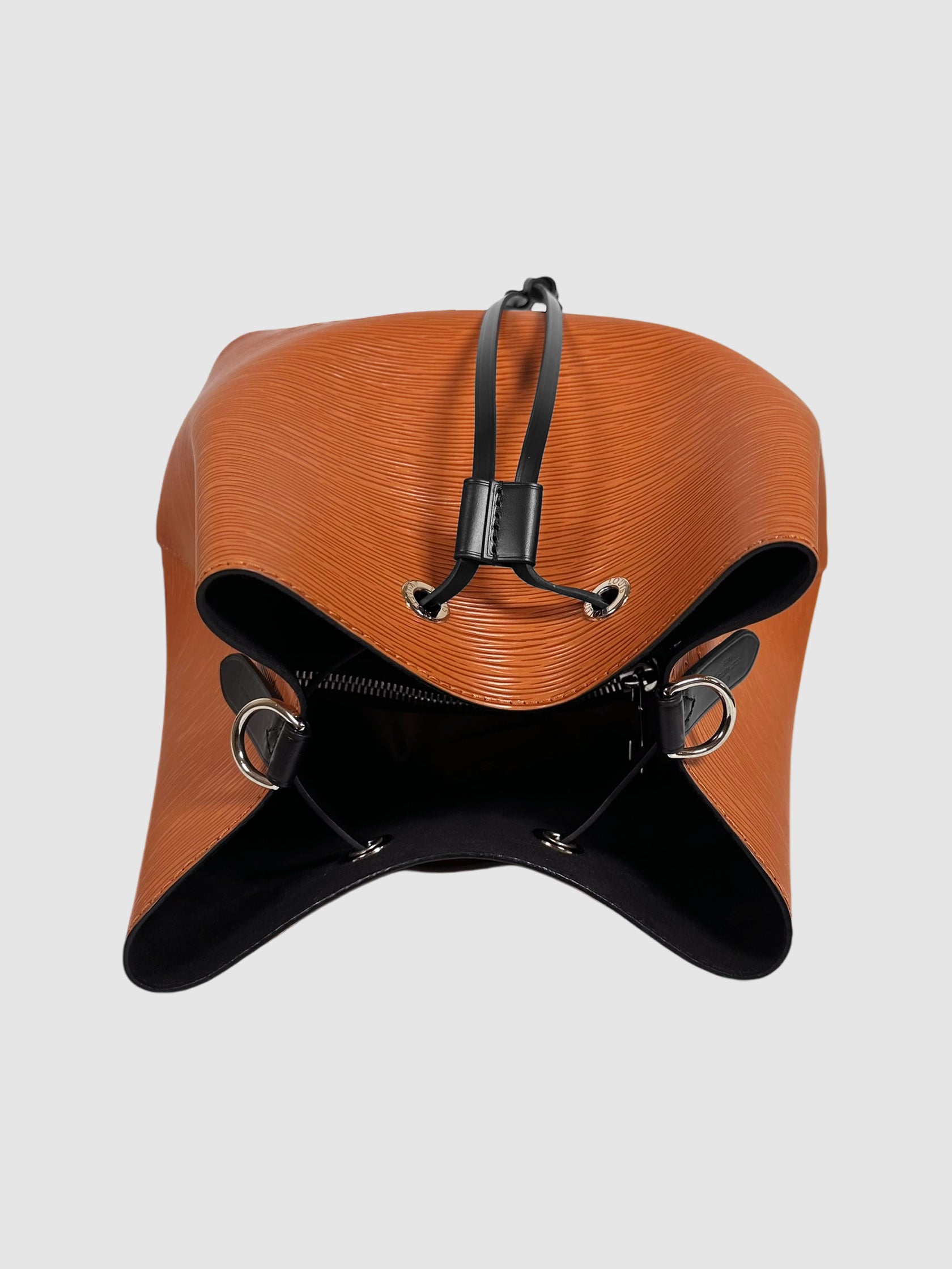 Epi NéoNoé MM Bucket Bag