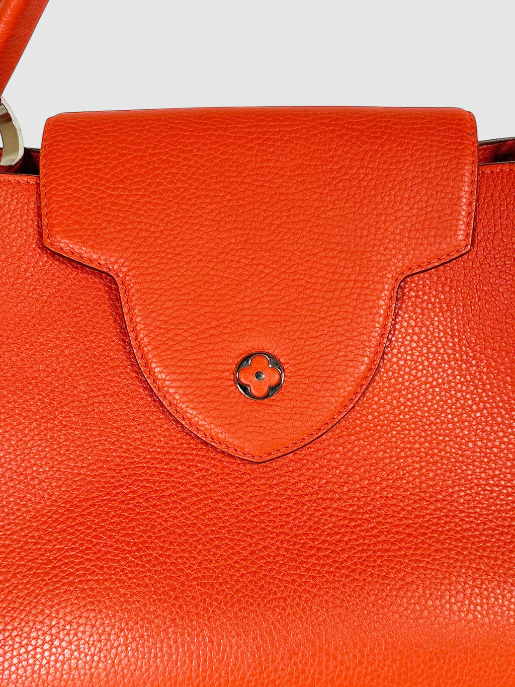 Capucines MM Bag