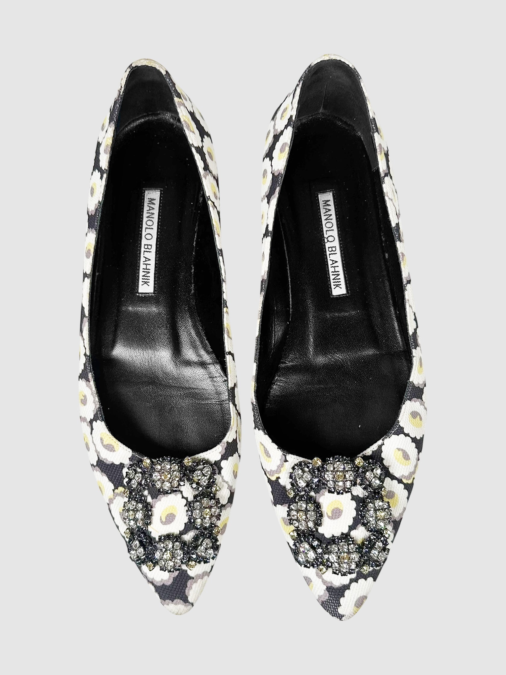 Hangisi Embellished Flats