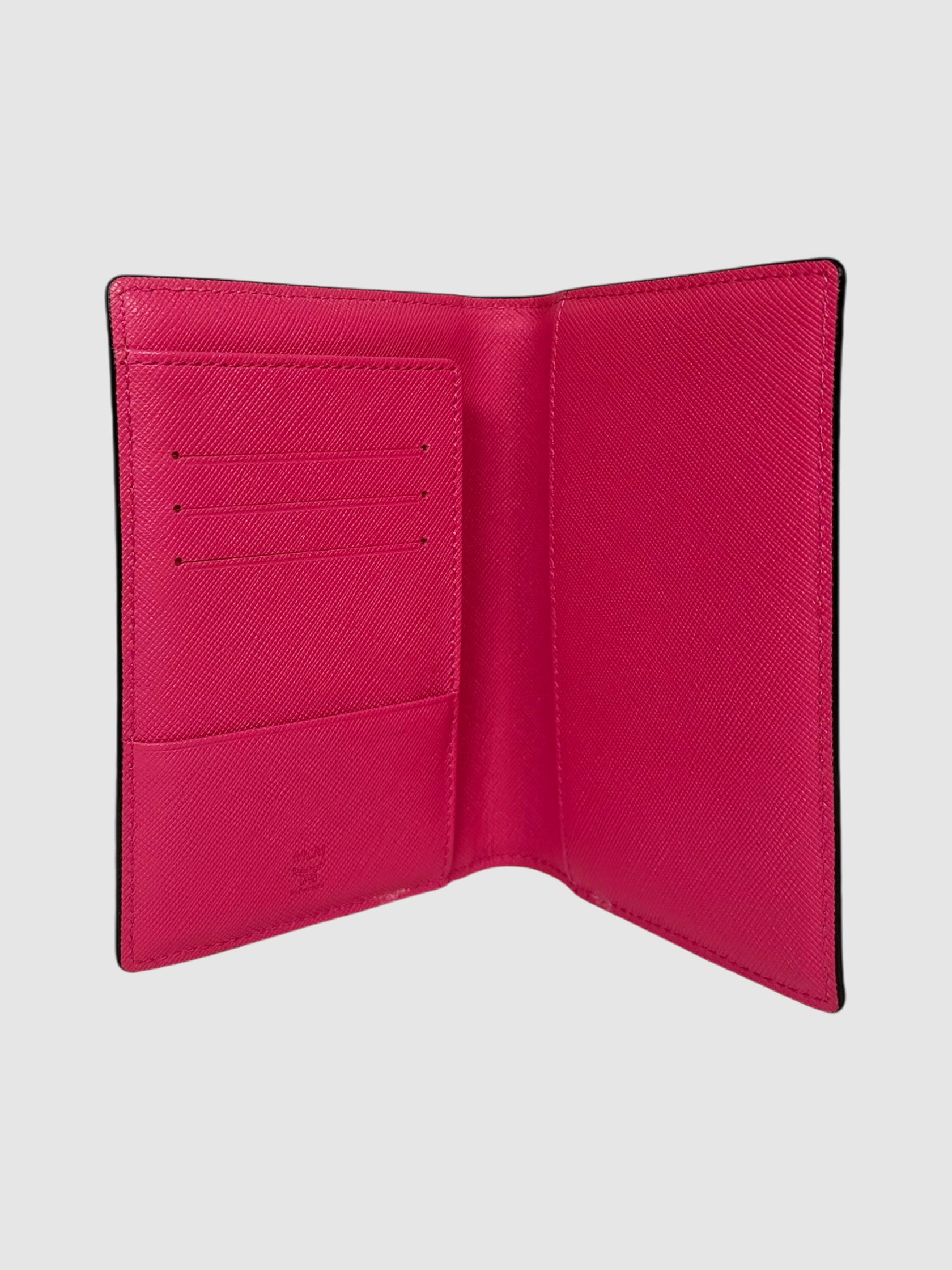 Visetos Rabbit Passport Holder
