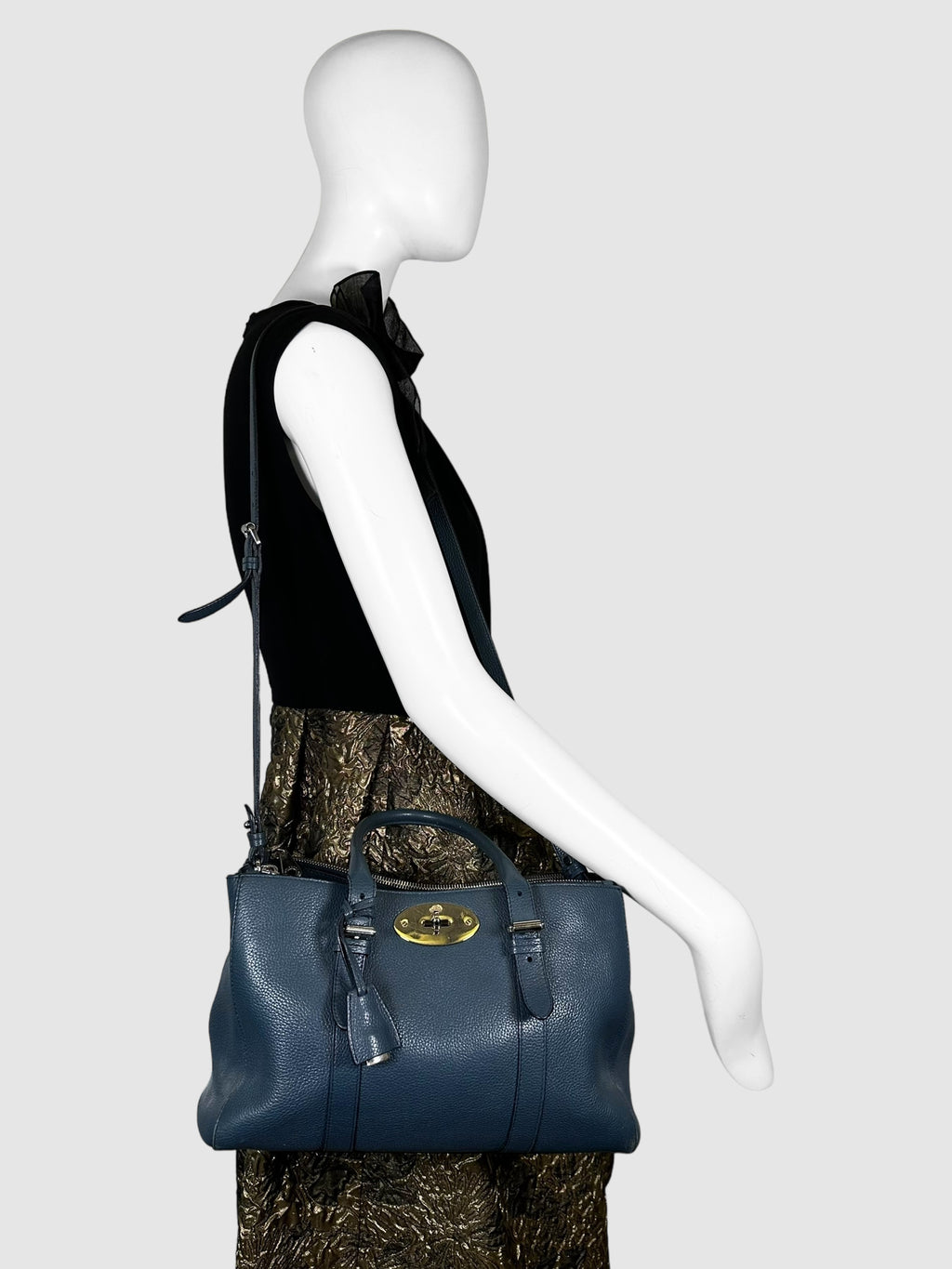 Mulberry Navy Blue Double Zipped Bays Water Bag Consignment Secondhand Designer Luxury Resale Toronto Trendy